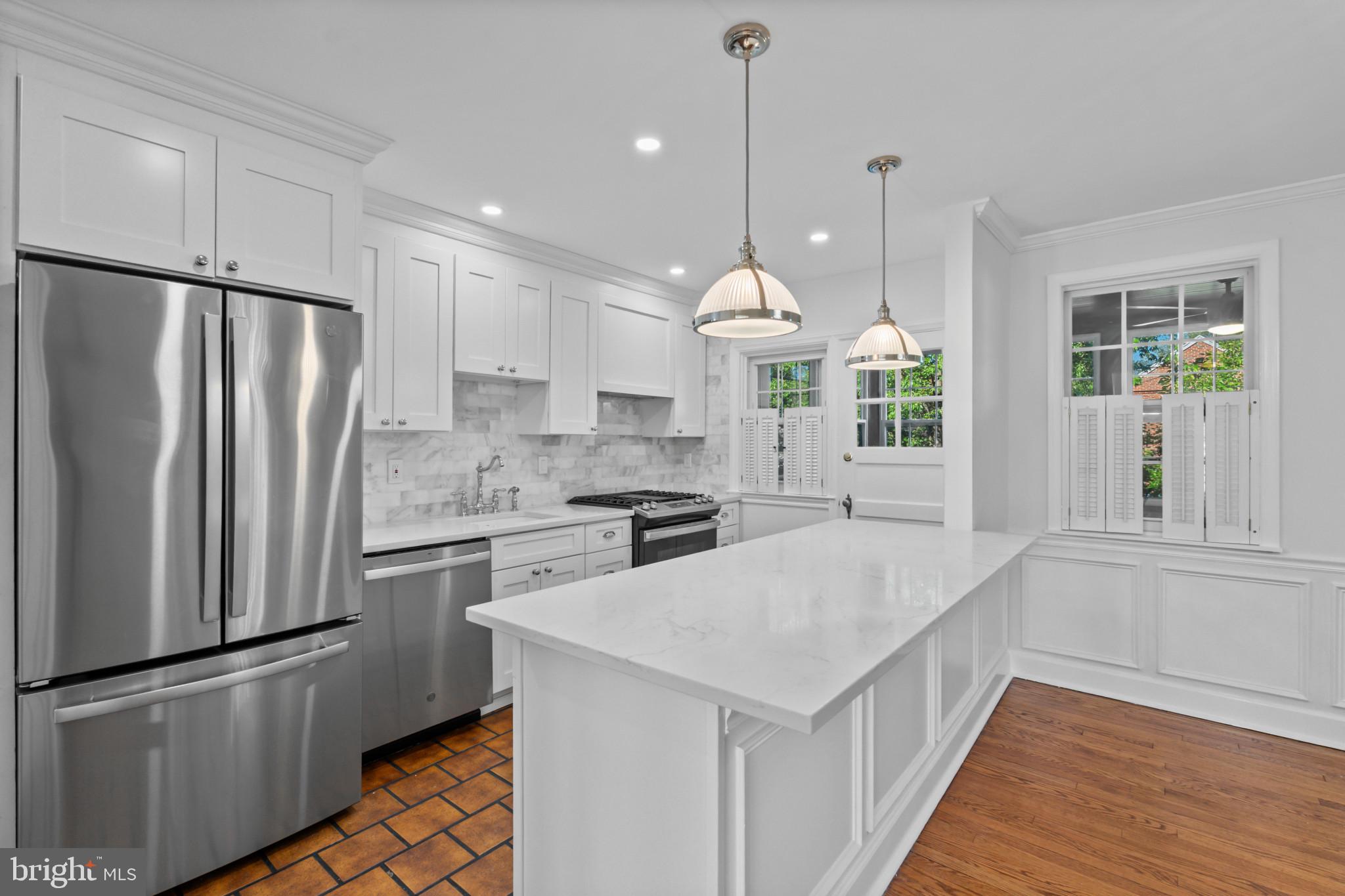 ACADEMY HEIGHTS - Residential