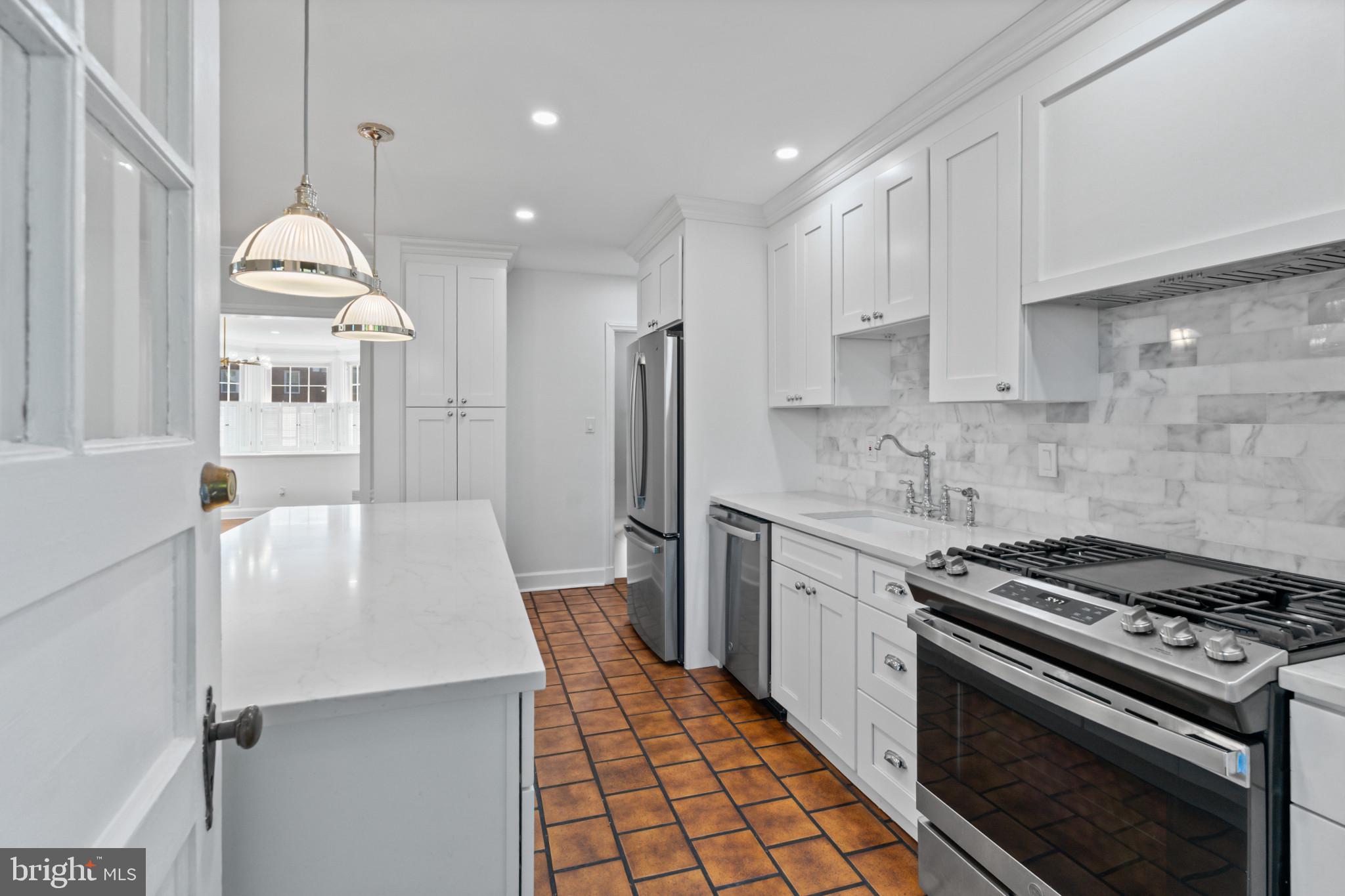 ACADEMY HEIGHTS - Residential