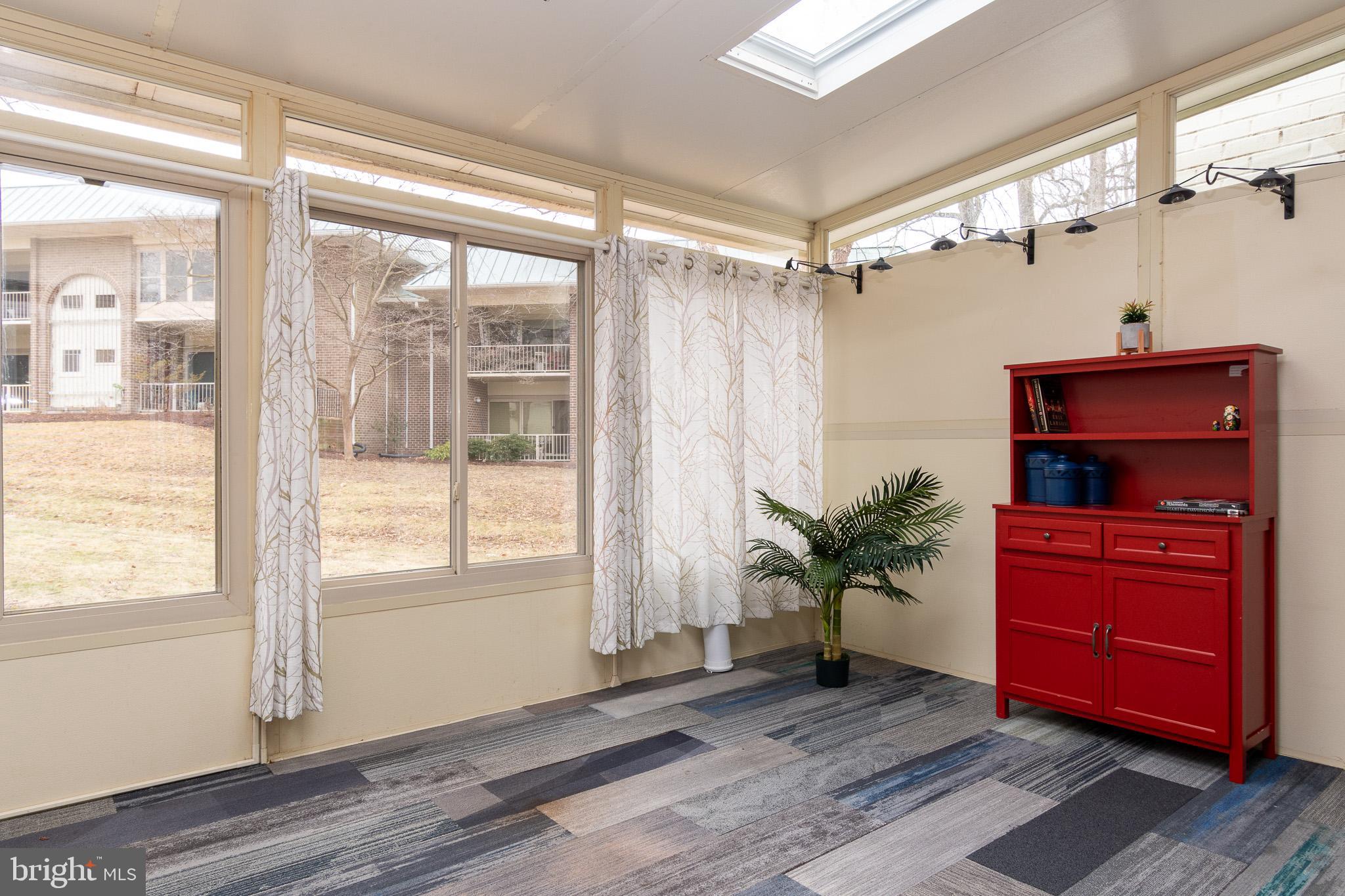 LEISURE WORLD - Residential
