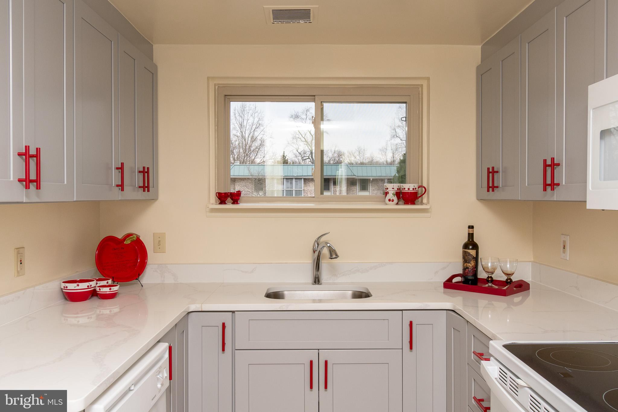 LEISURE WORLD - Residential