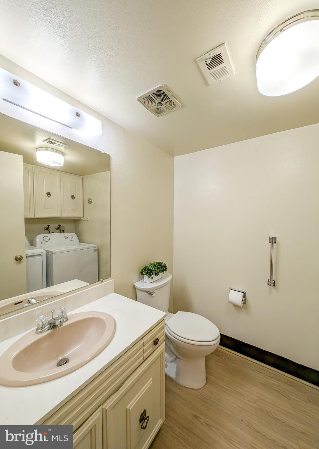 LEISURE WORLD - Residential