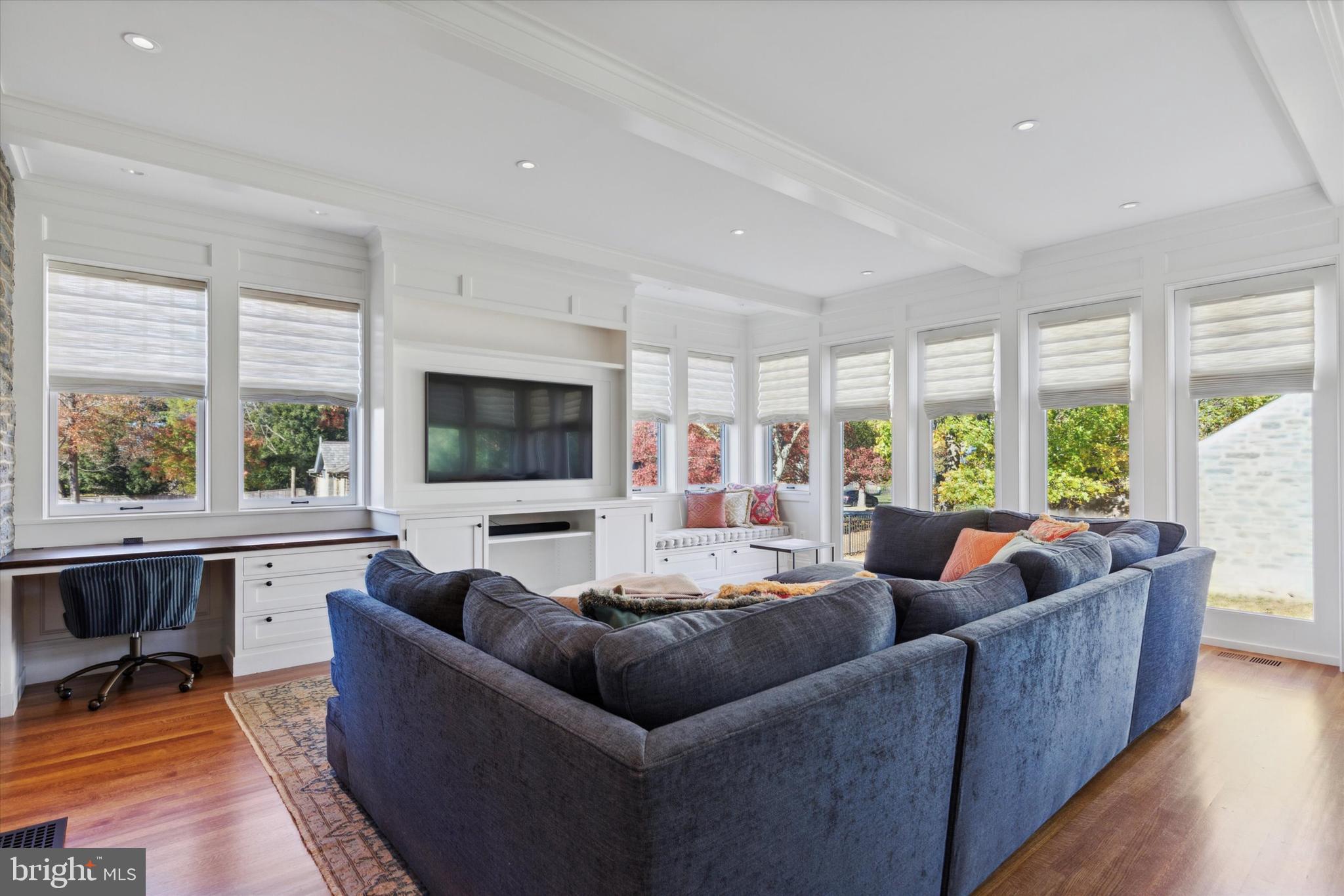 CHESTNUT HILL - Residential