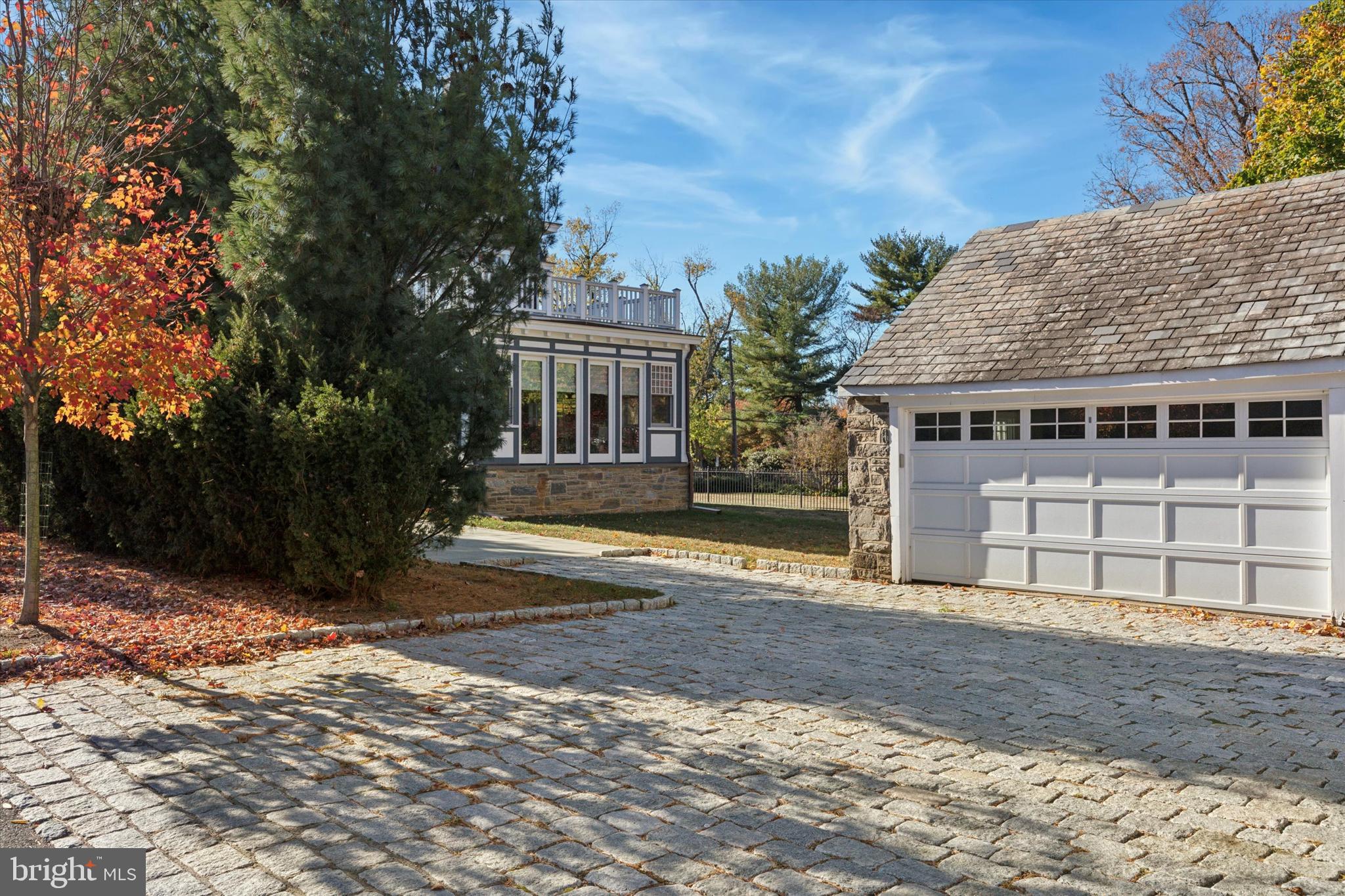 CHESTNUT HILL - Residential