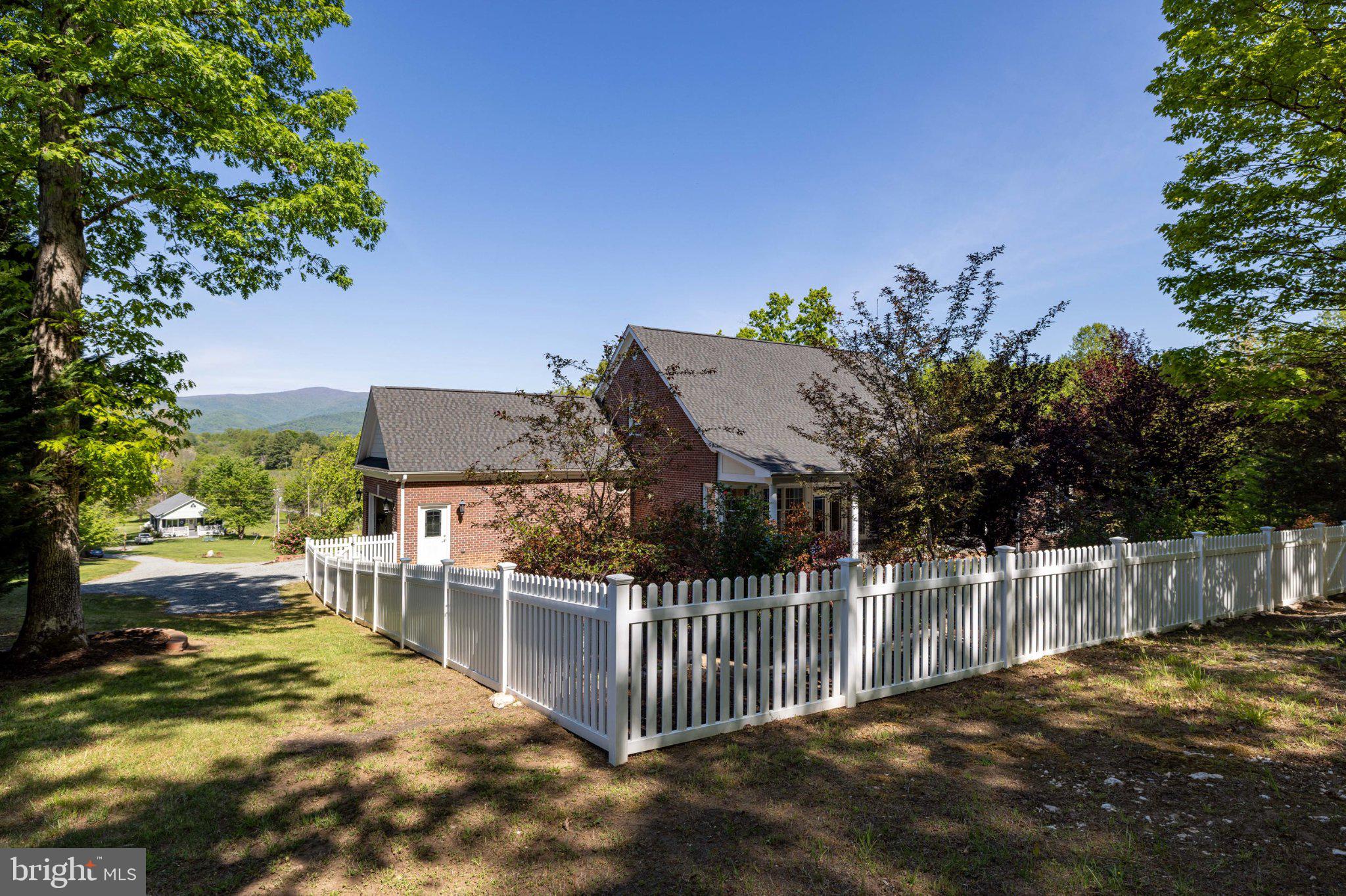 LAWSON HILLS - Residential