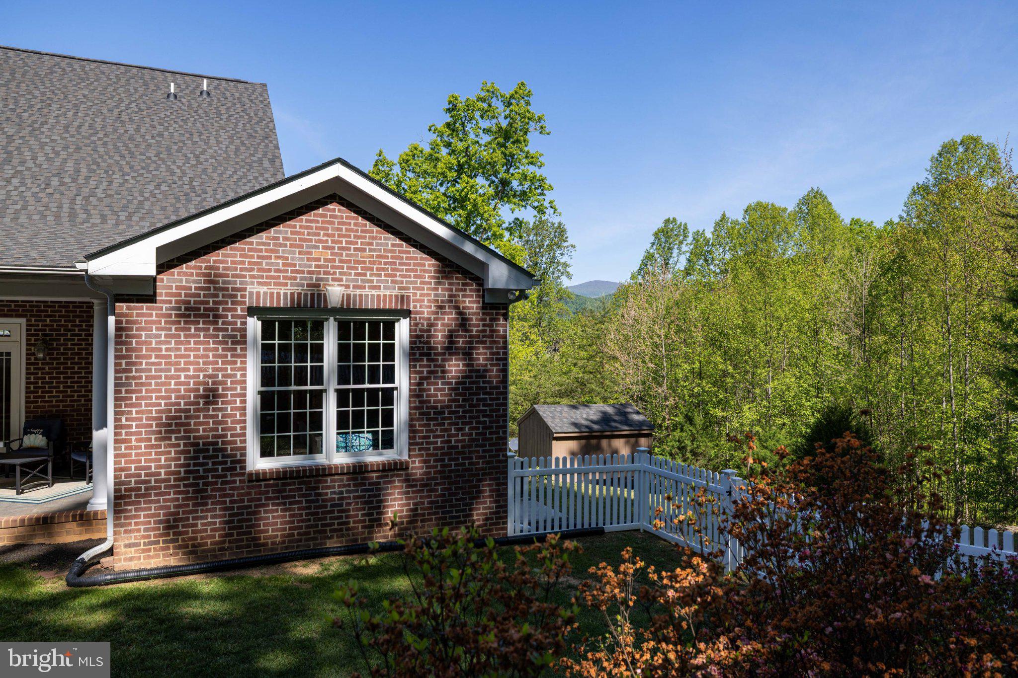 LAWSON HILLS - Residential