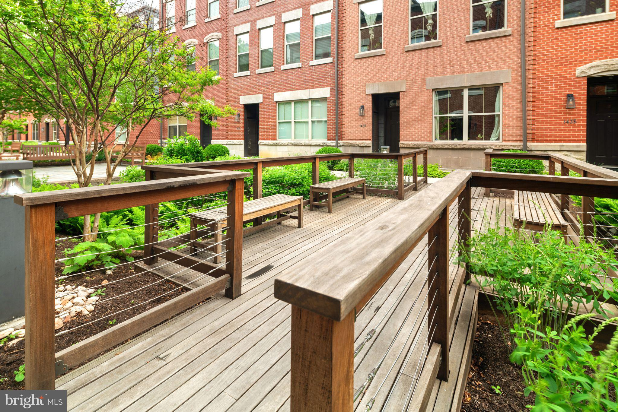 DICKINSON NARROWS - Residential