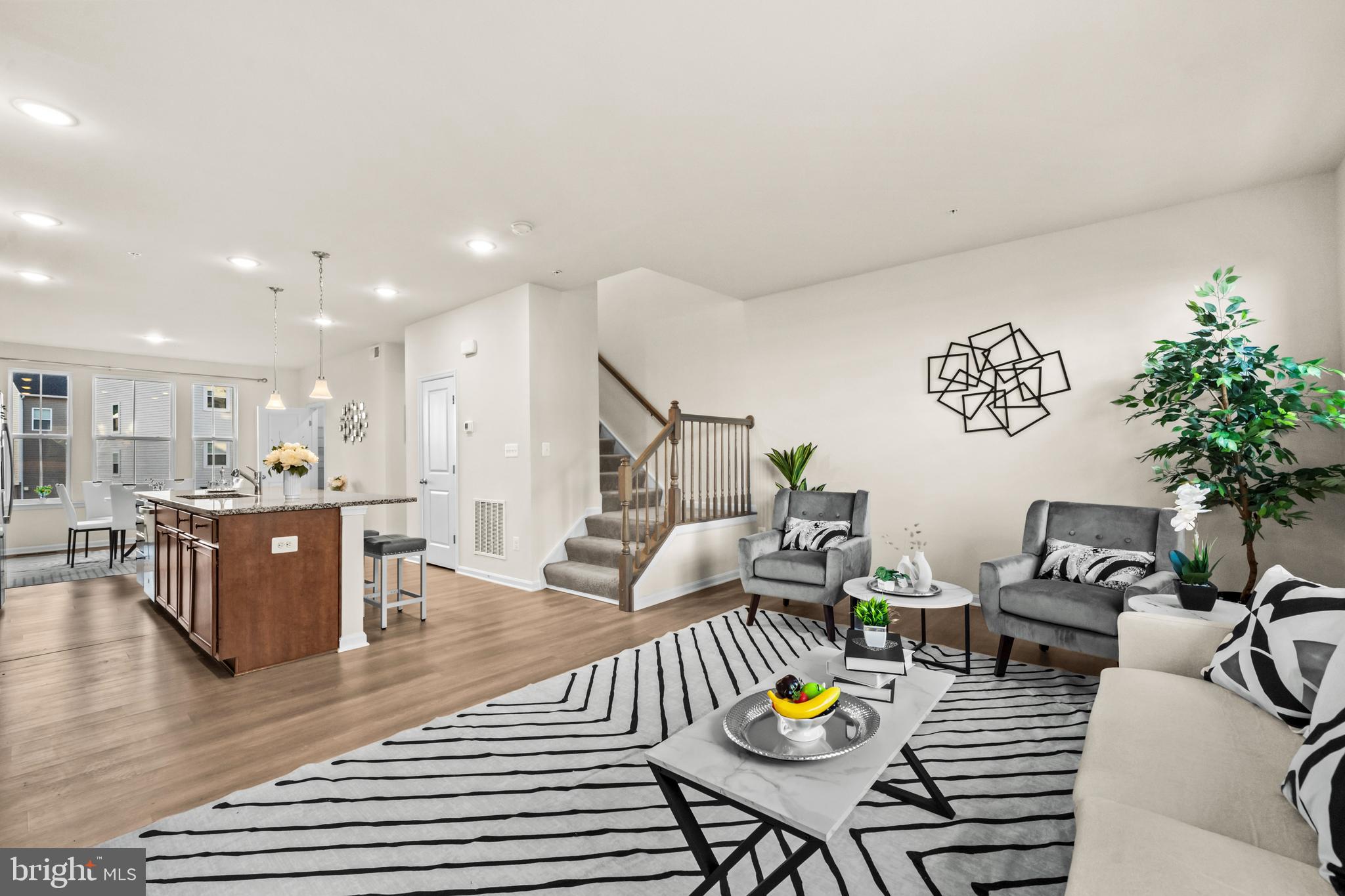 TOWNS AT MARKET COMMONS - Residential