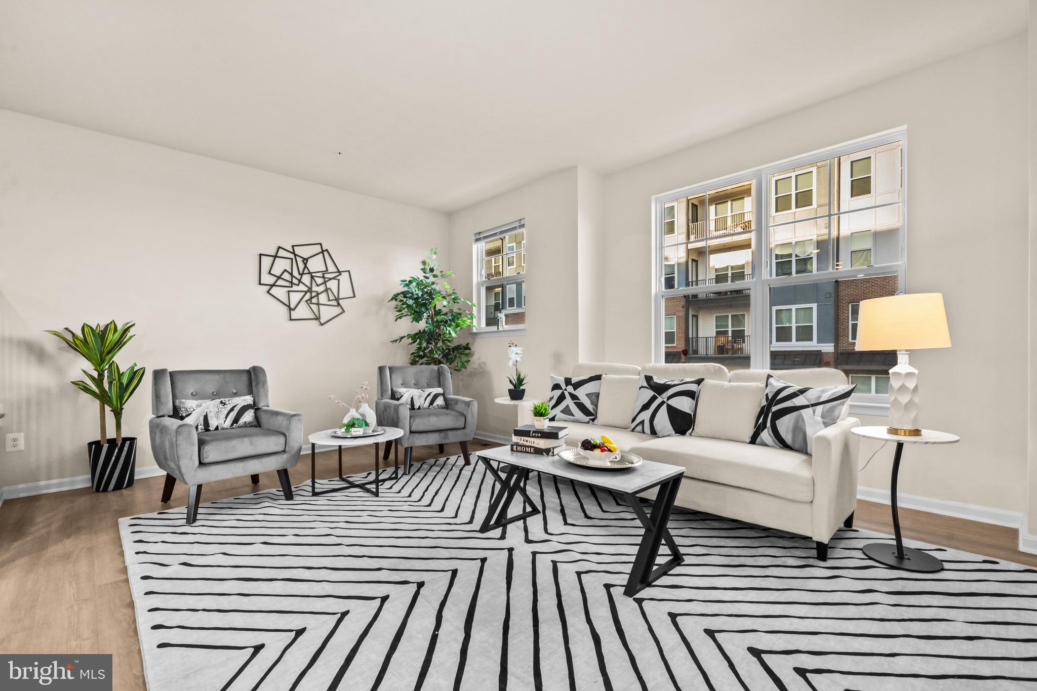 TOWNS AT MARKET COMMONS - Residential