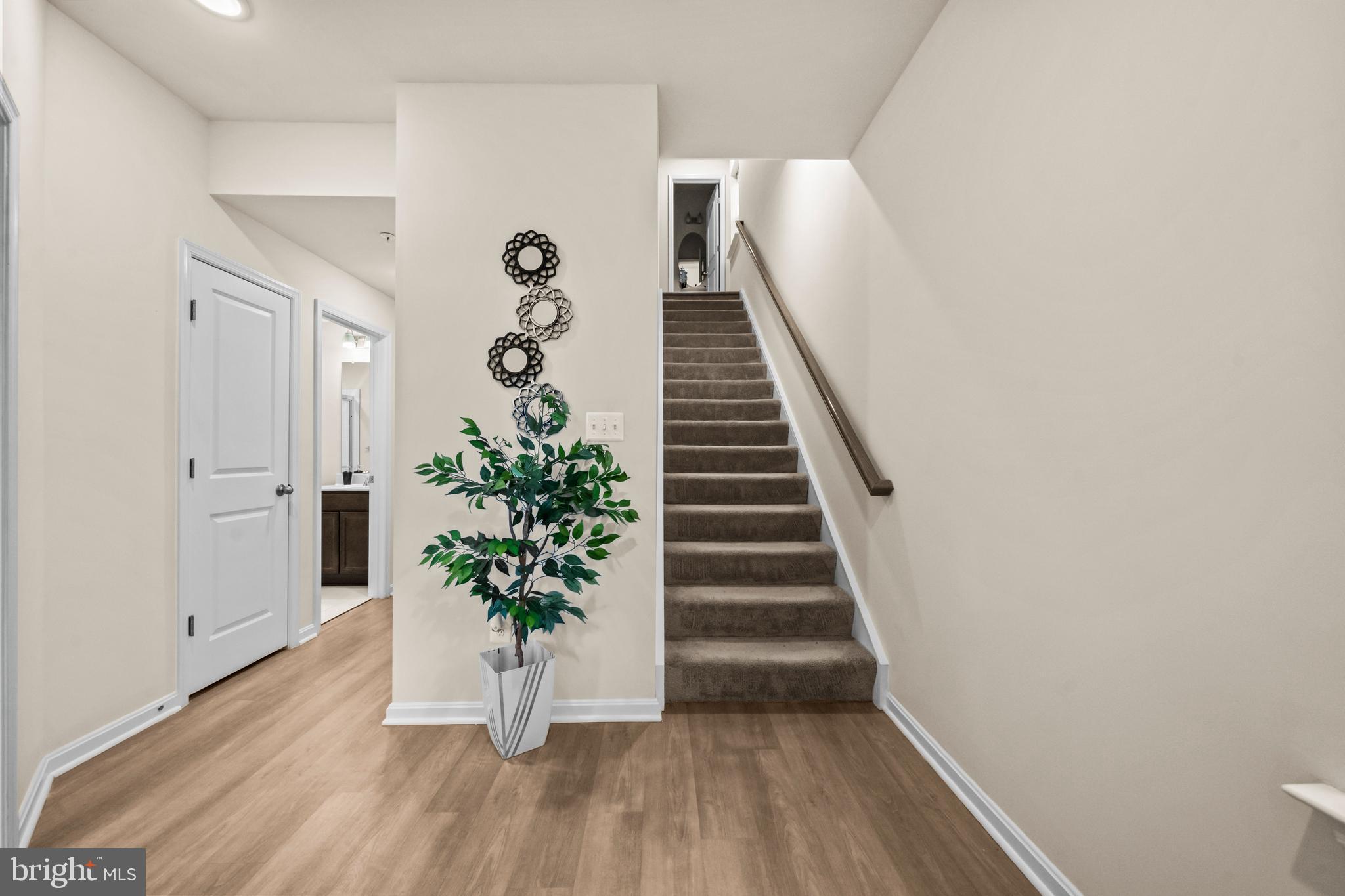 TOWNS AT MARKET COMMONS - Residential