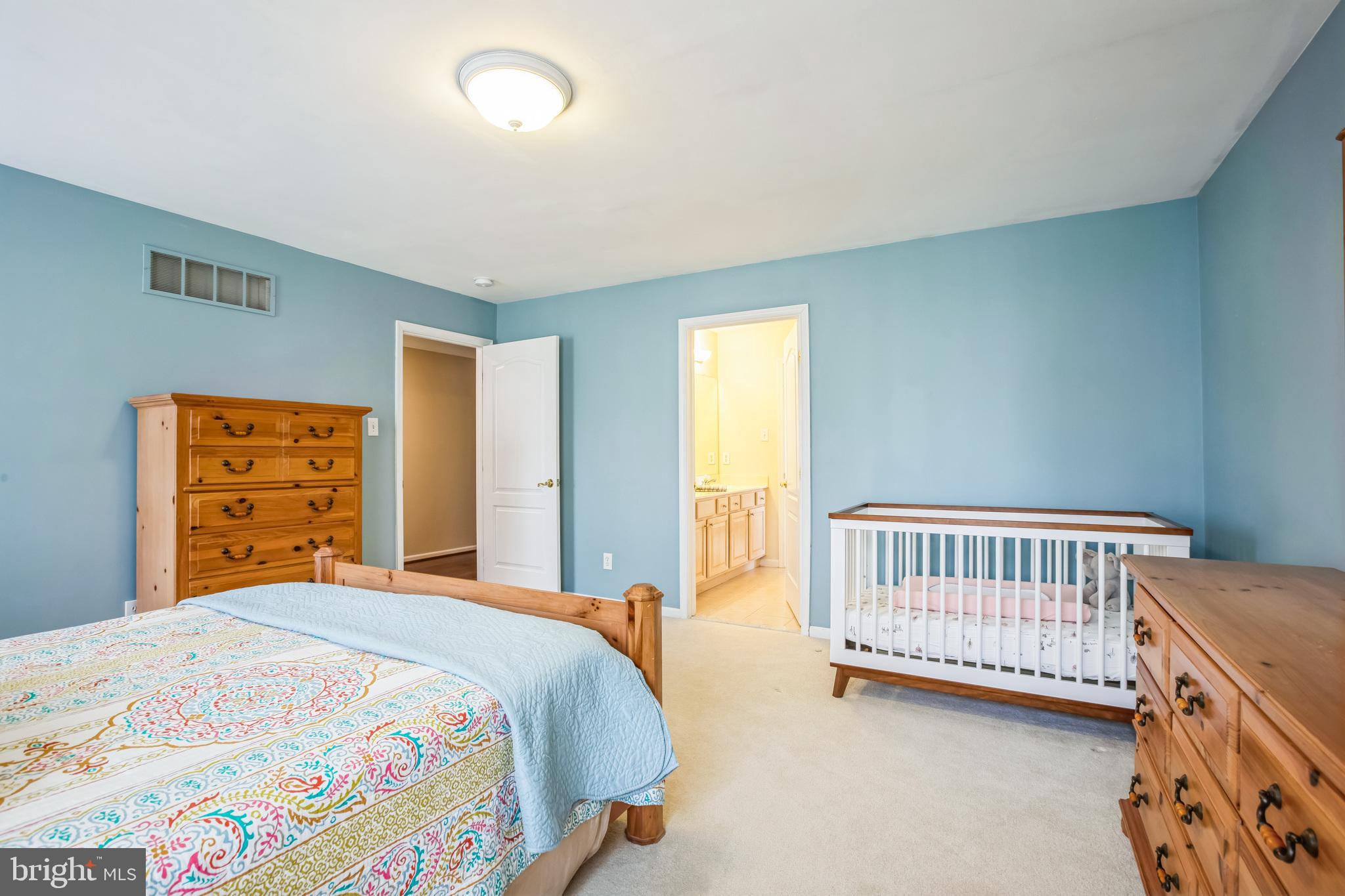 VIRGINIA GLEN - Residential