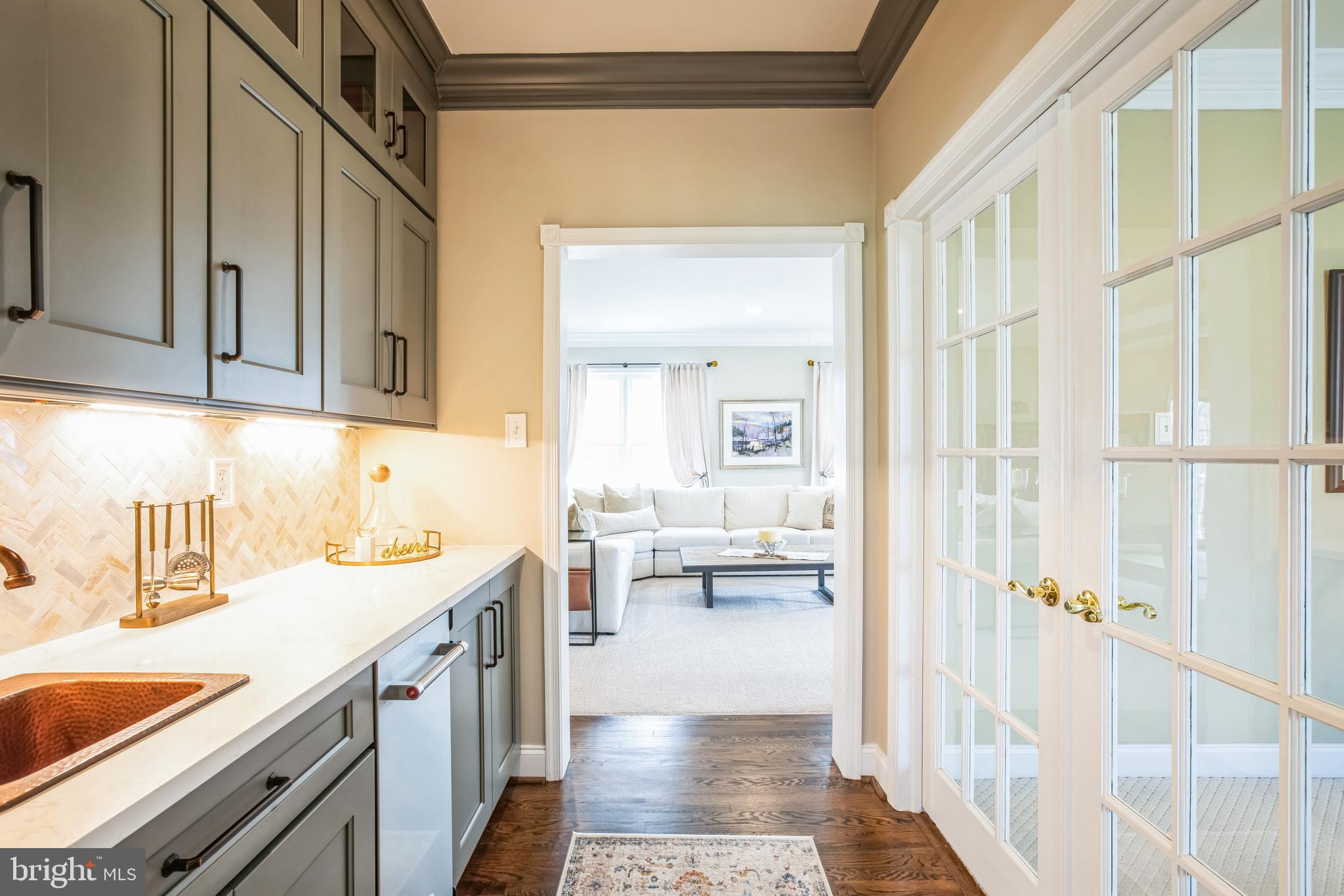 VIRGINIA GLEN - Residential