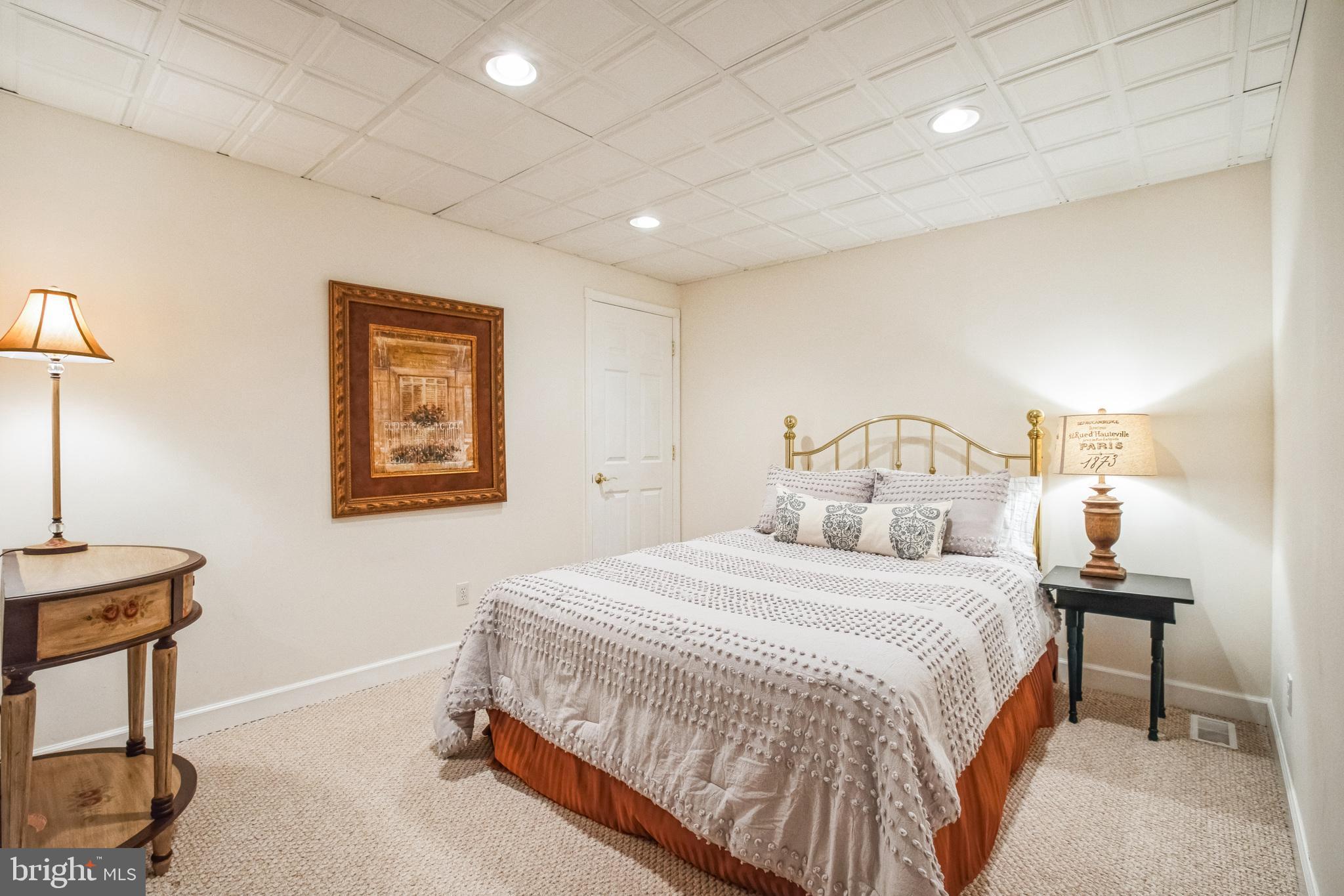 VIRGINIA GLEN - Residential