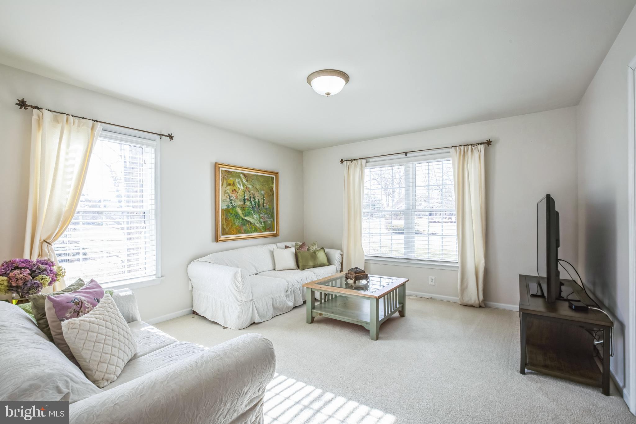 VIRGINIA GLEN - Residential