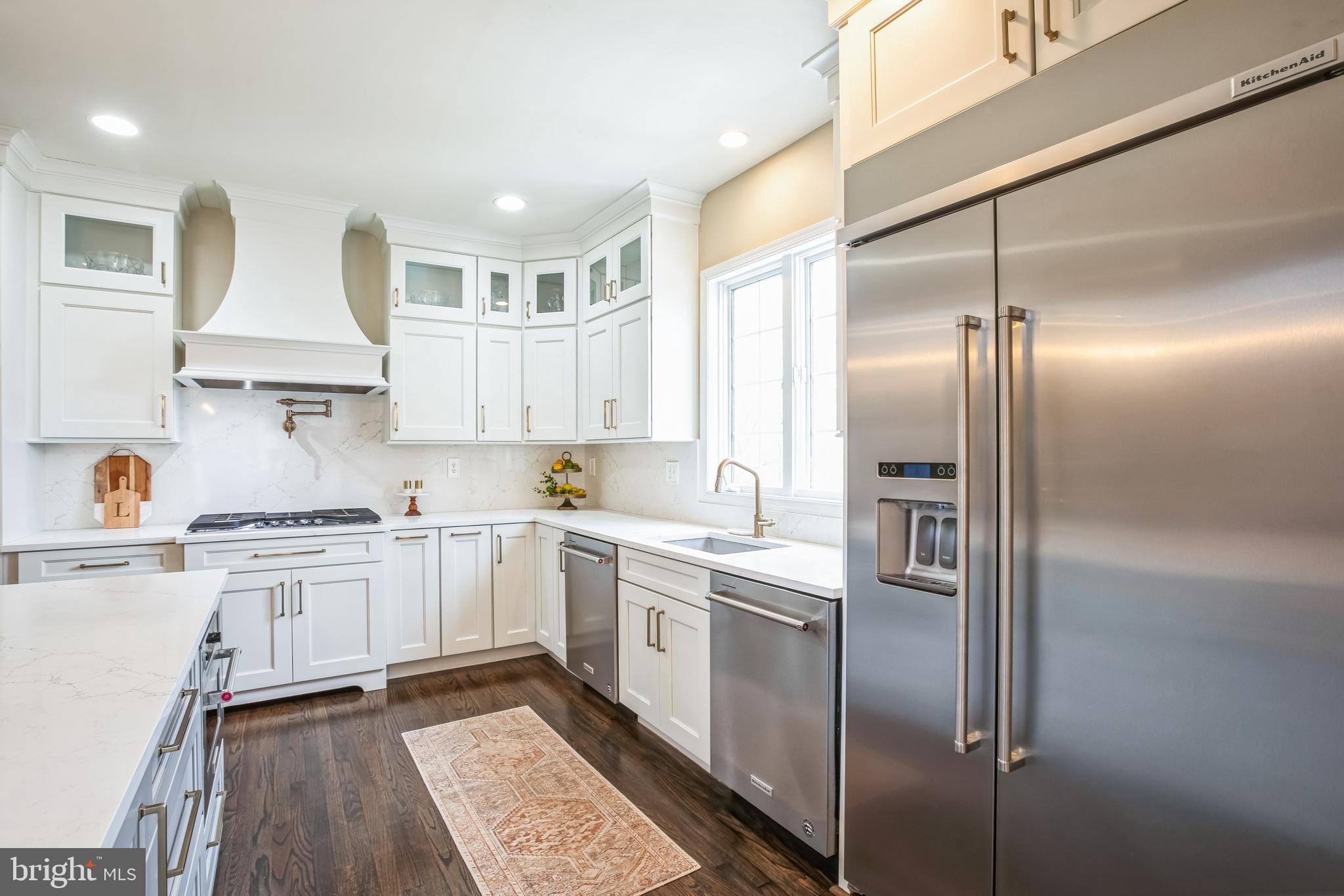 VIRGINIA GLEN - Residential