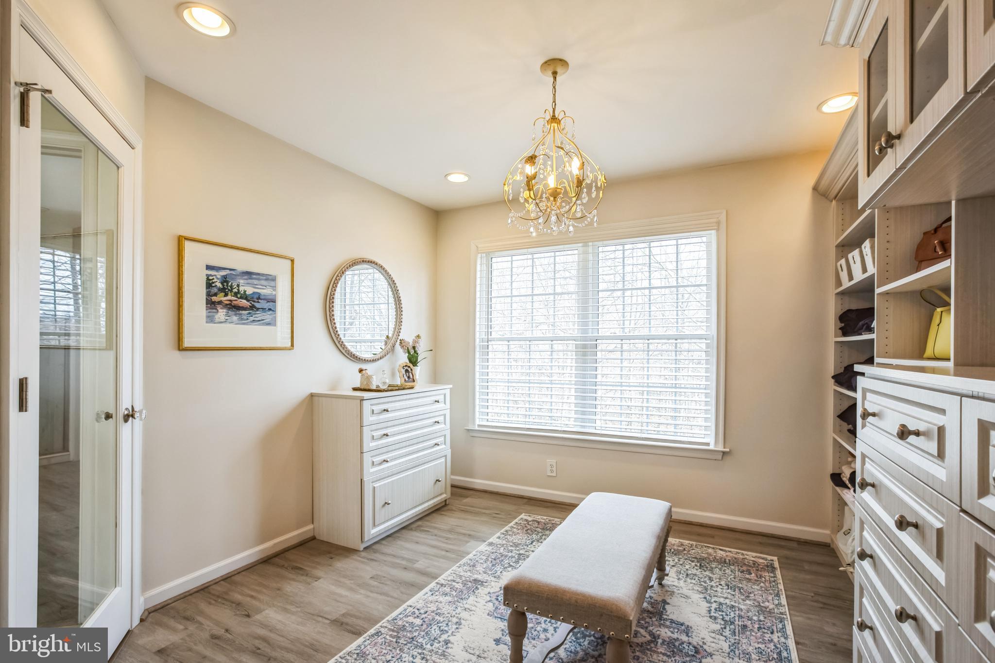 VIRGINIA GLEN - Residential