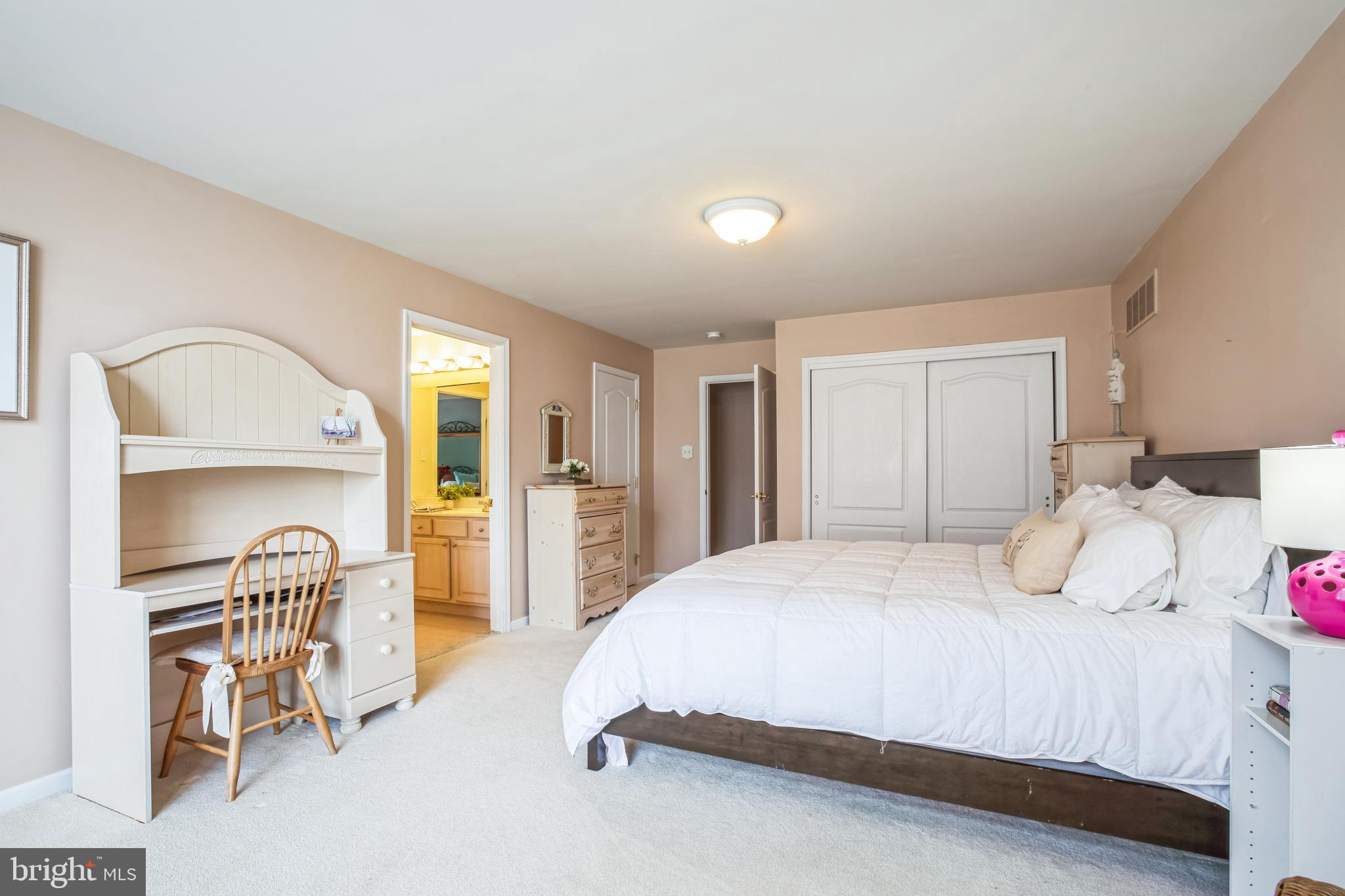 VIRGINIA GLEN - Residential