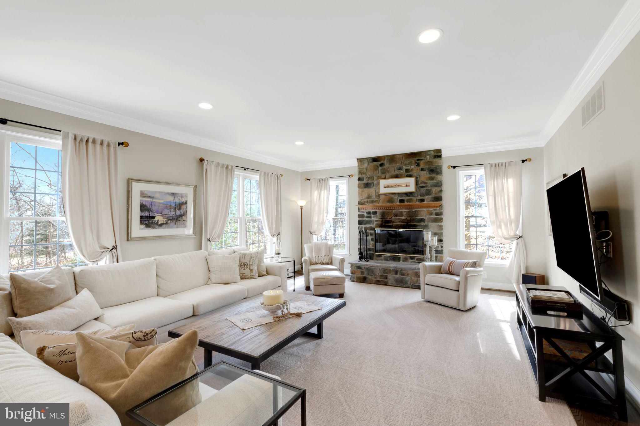 VIRGINIA GLEN - Residential