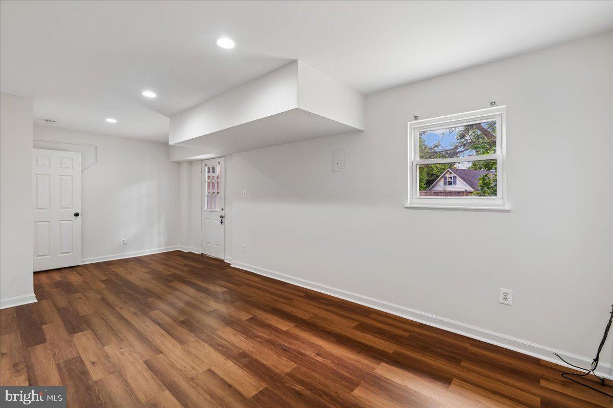 ROCKVILLE PARK - Residential