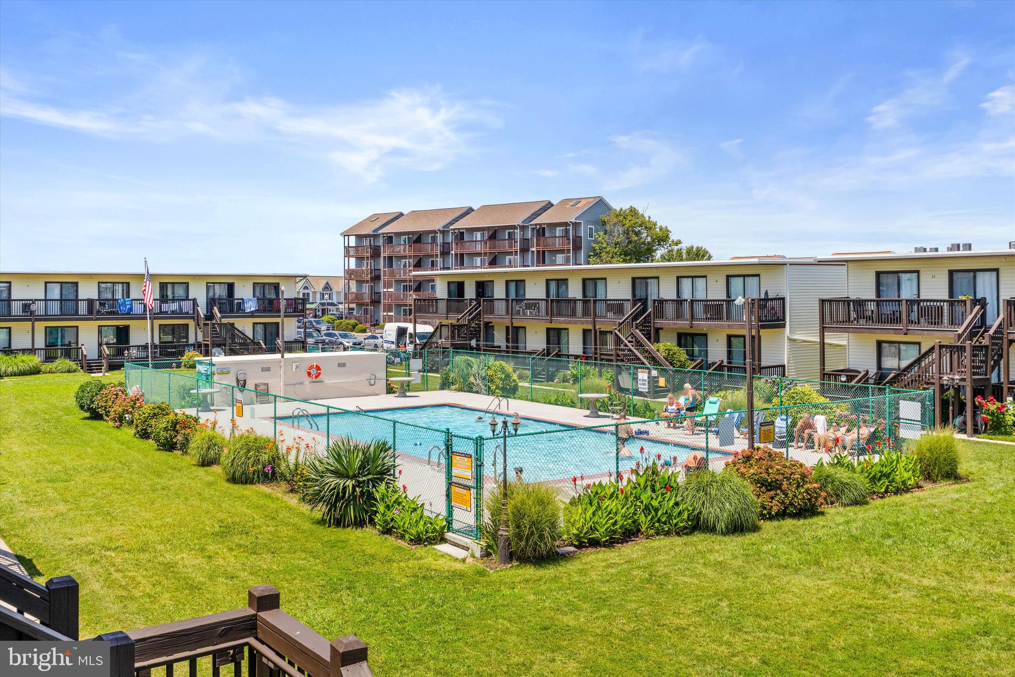 BAYSHORE ESTATES - Residential