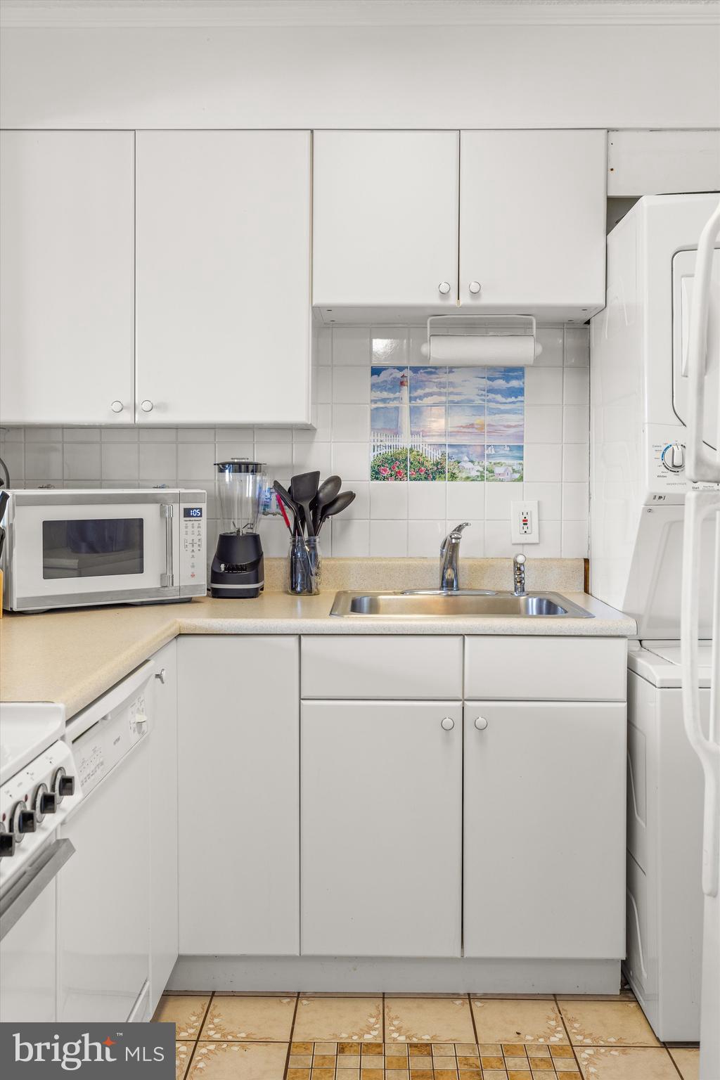BAYSHORE ESTATES - Residential