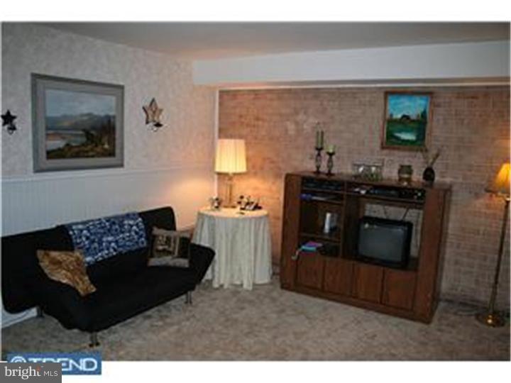 MOUNTAIN PARK - Residential Lease