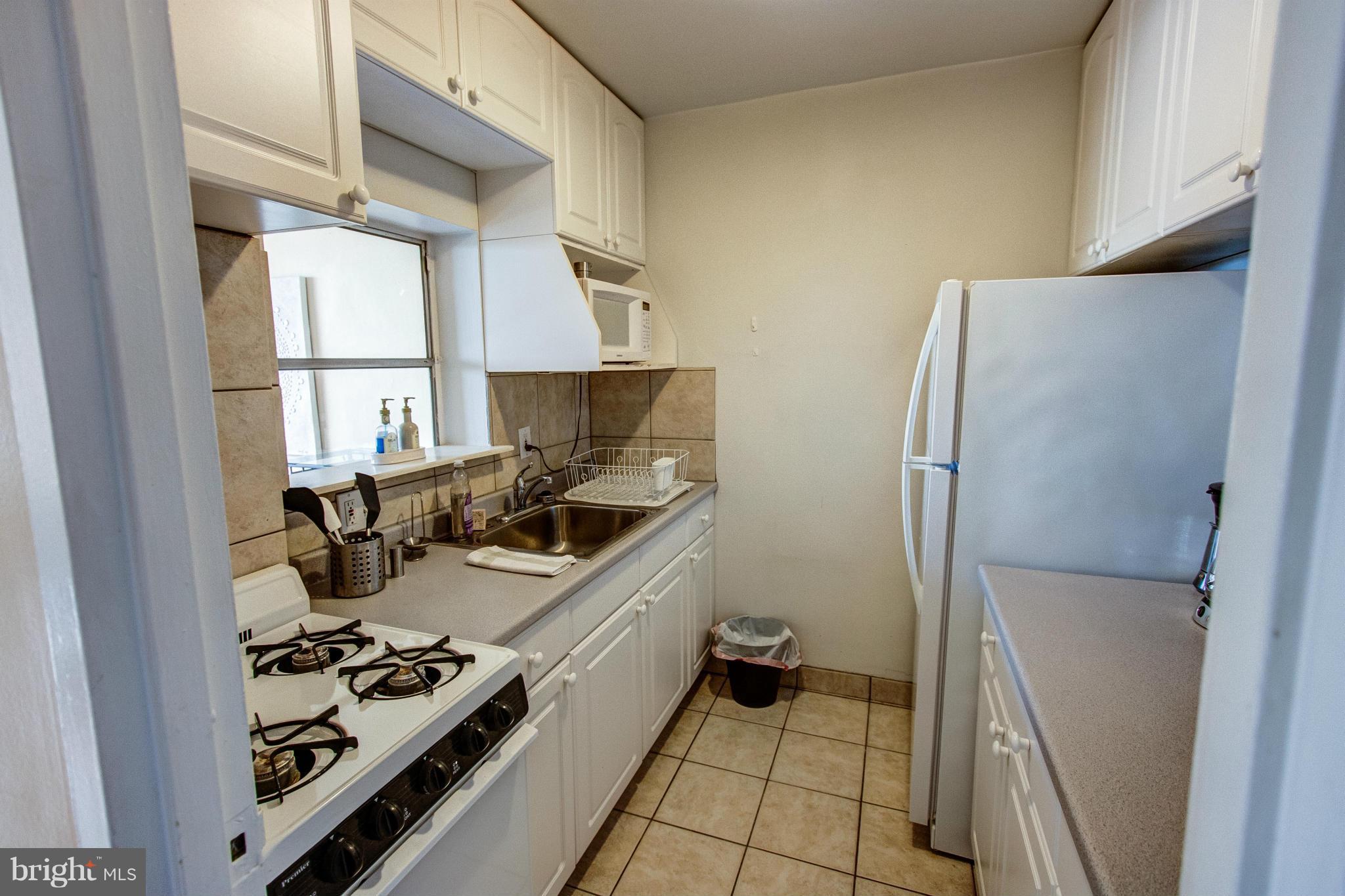 RIVER PLACE NORTH - Residential Lease