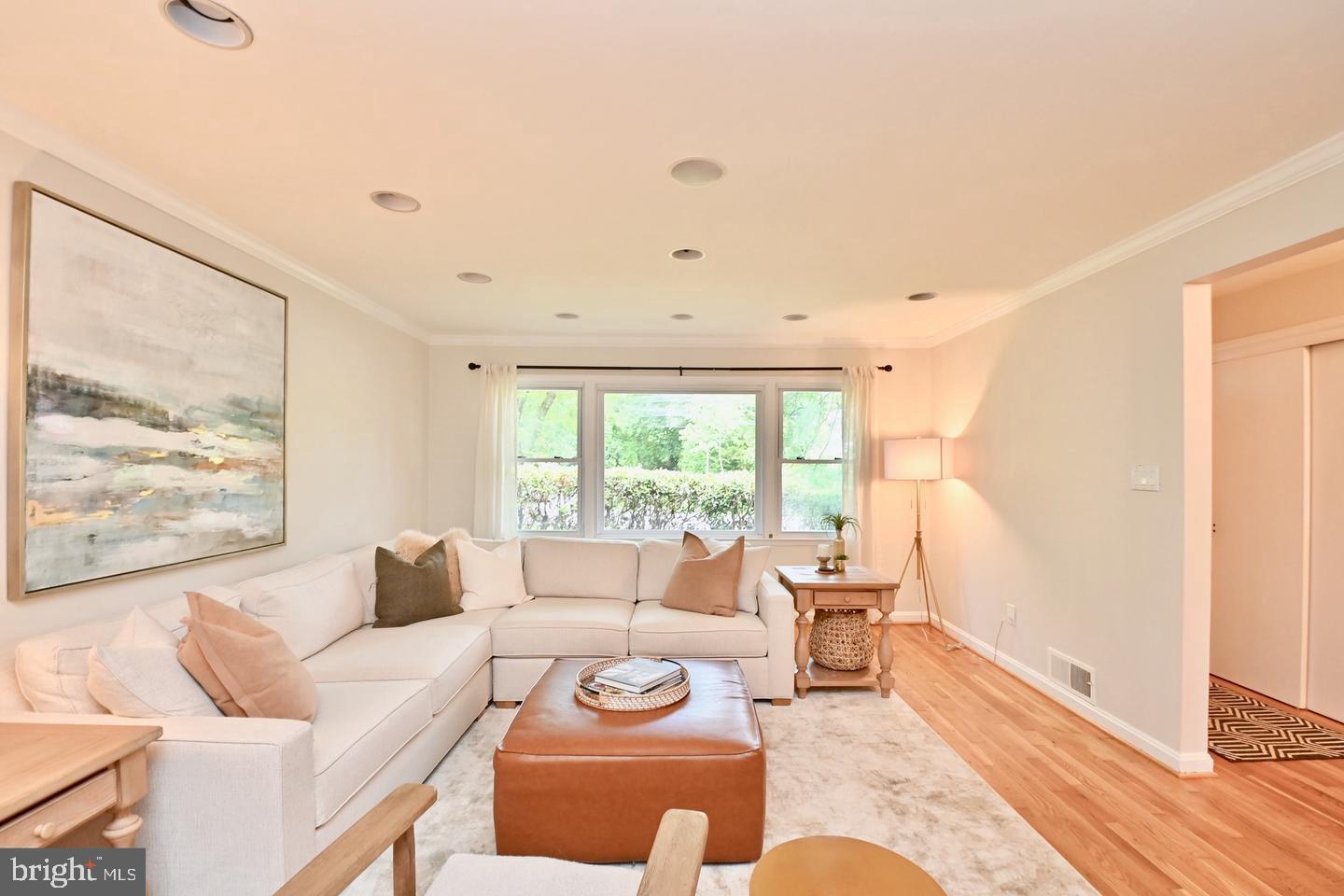 LAKE BARCROFT - Residential Lease