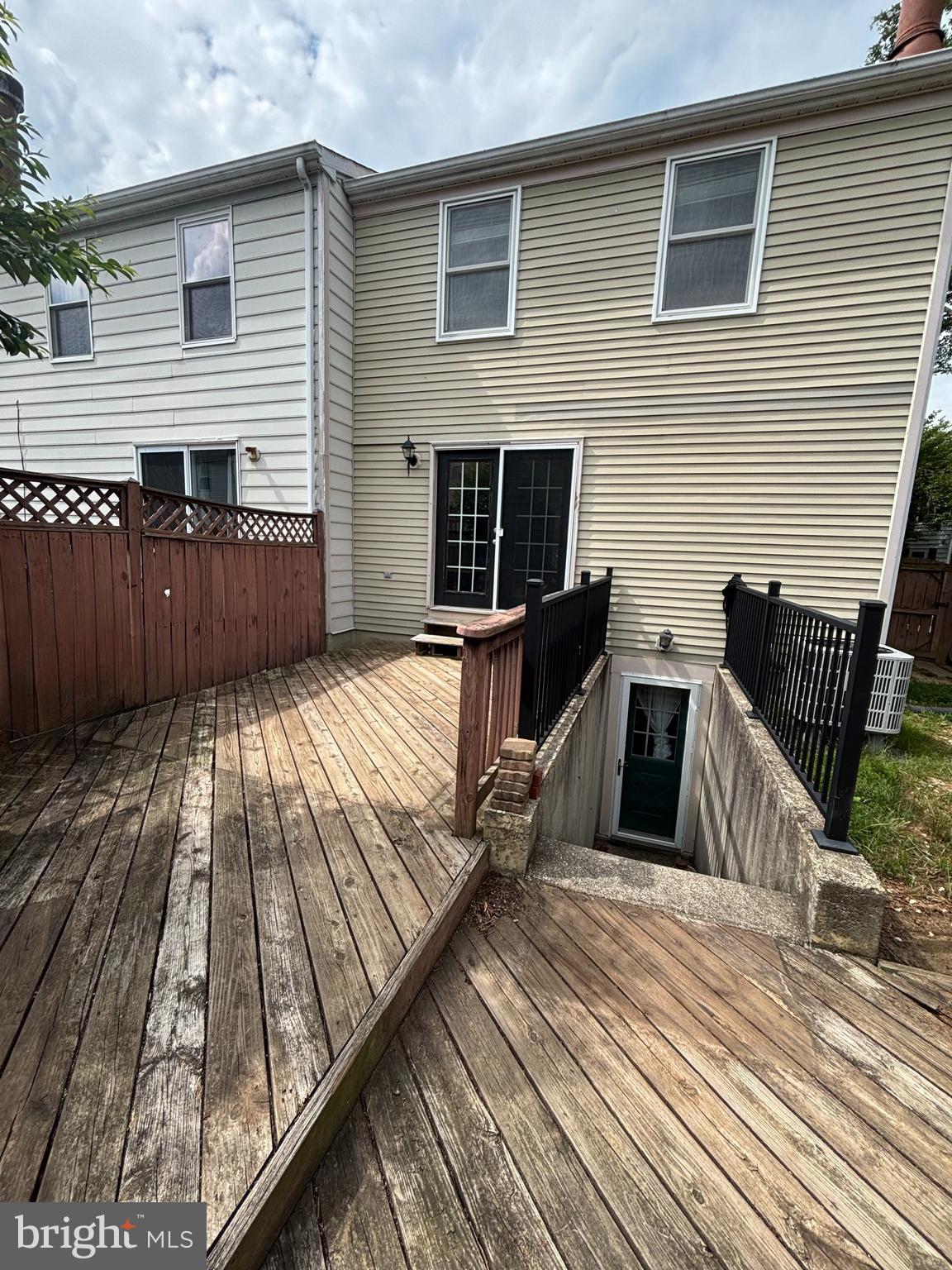 OAK POND - Residential
