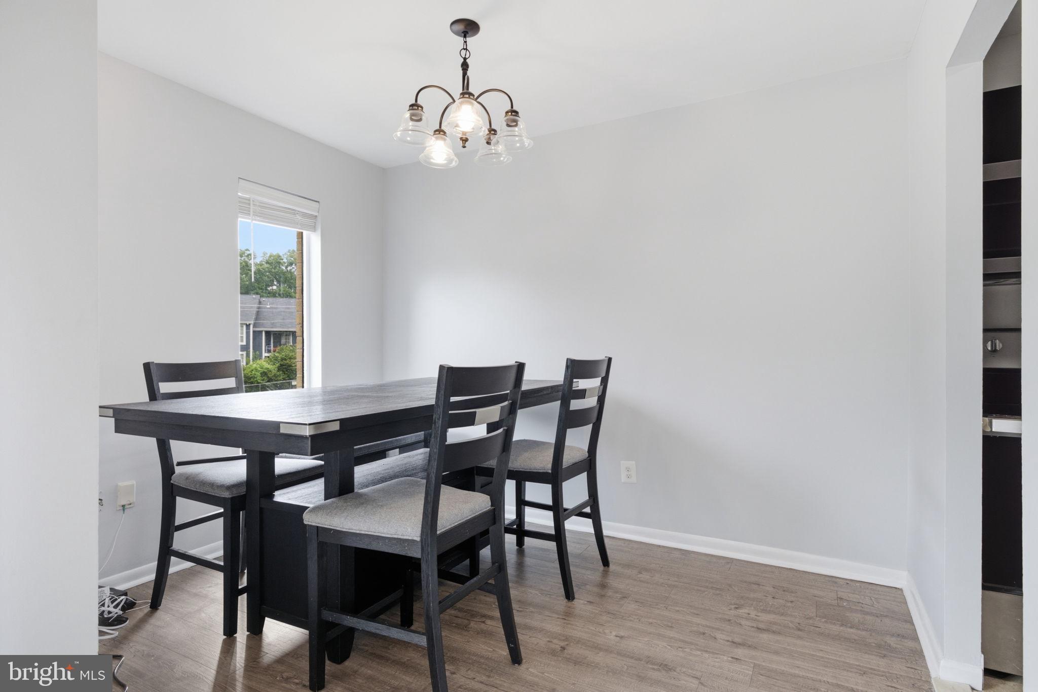 SUMMERTREE CONDO APTS - Residential