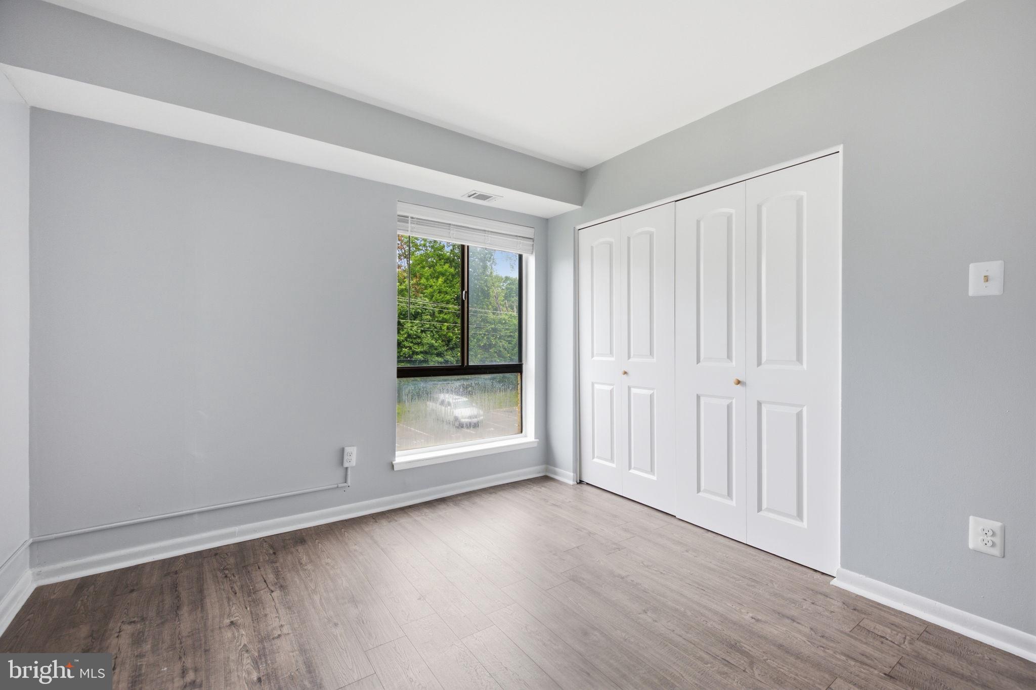 SUMMERTREE CONDO APTS - Residential