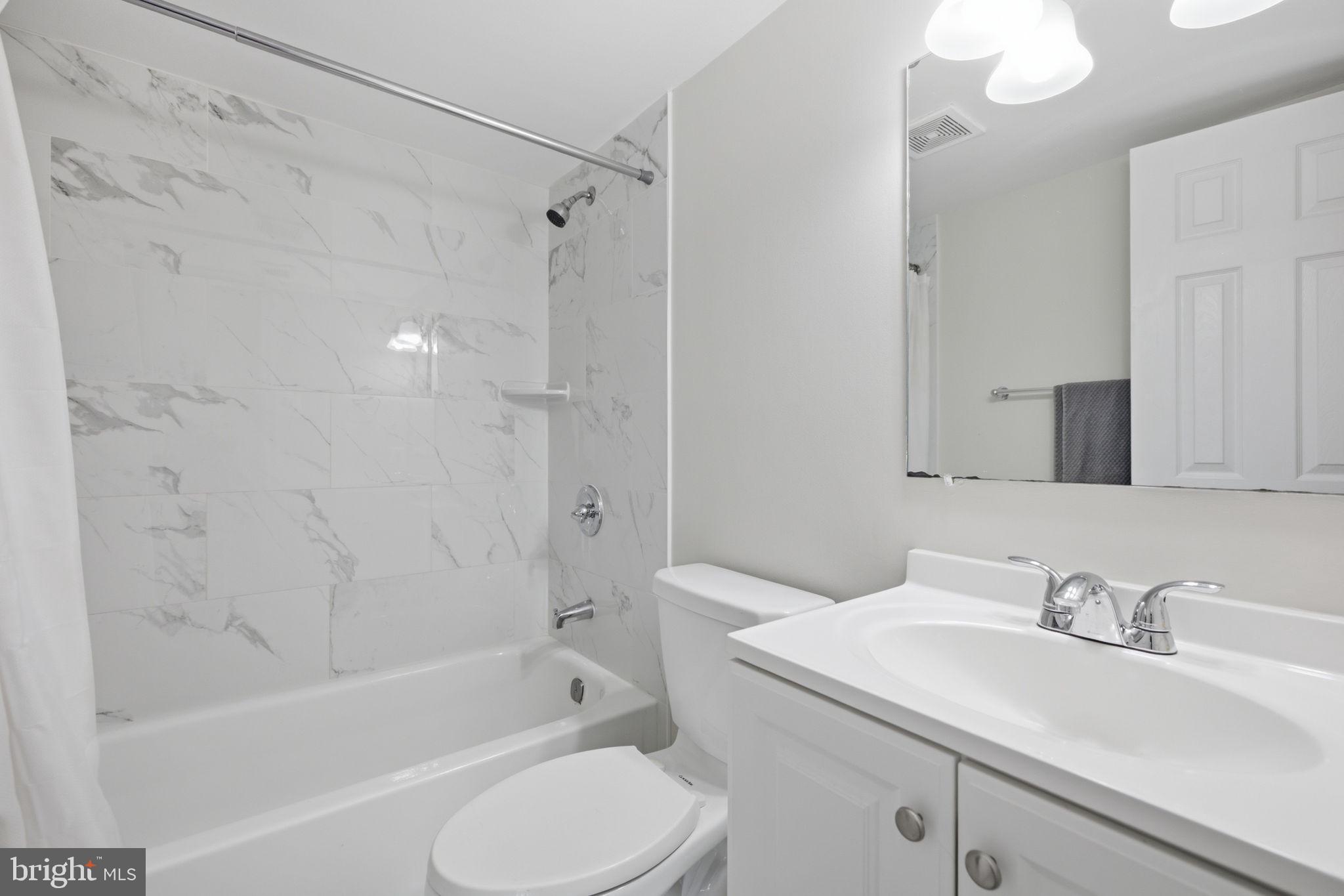 SUMMERTREE CONDO APTS - Residential