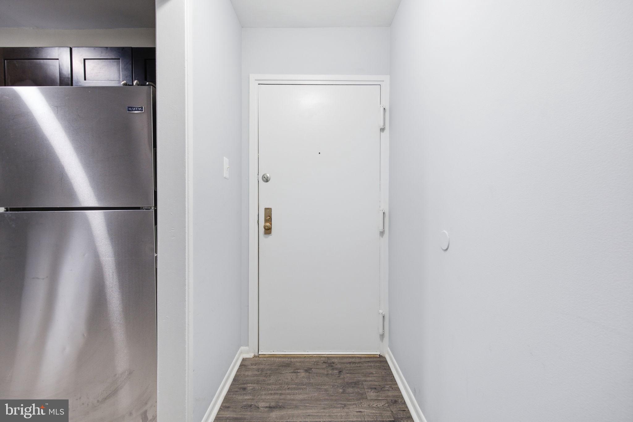 SUMMERTREE CONDO APTS - Residential