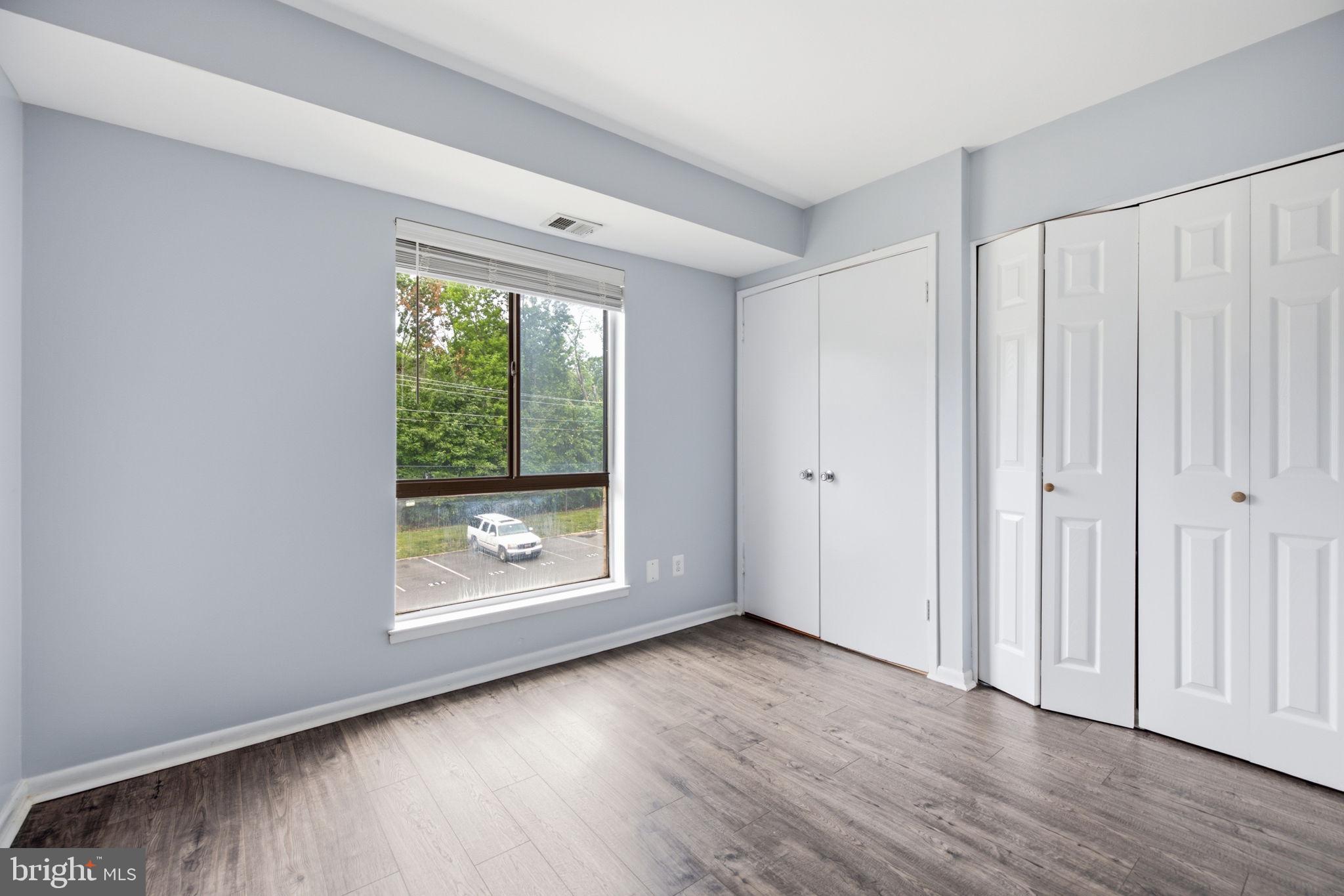 SUMMERTREE CONDO APTS - Residential