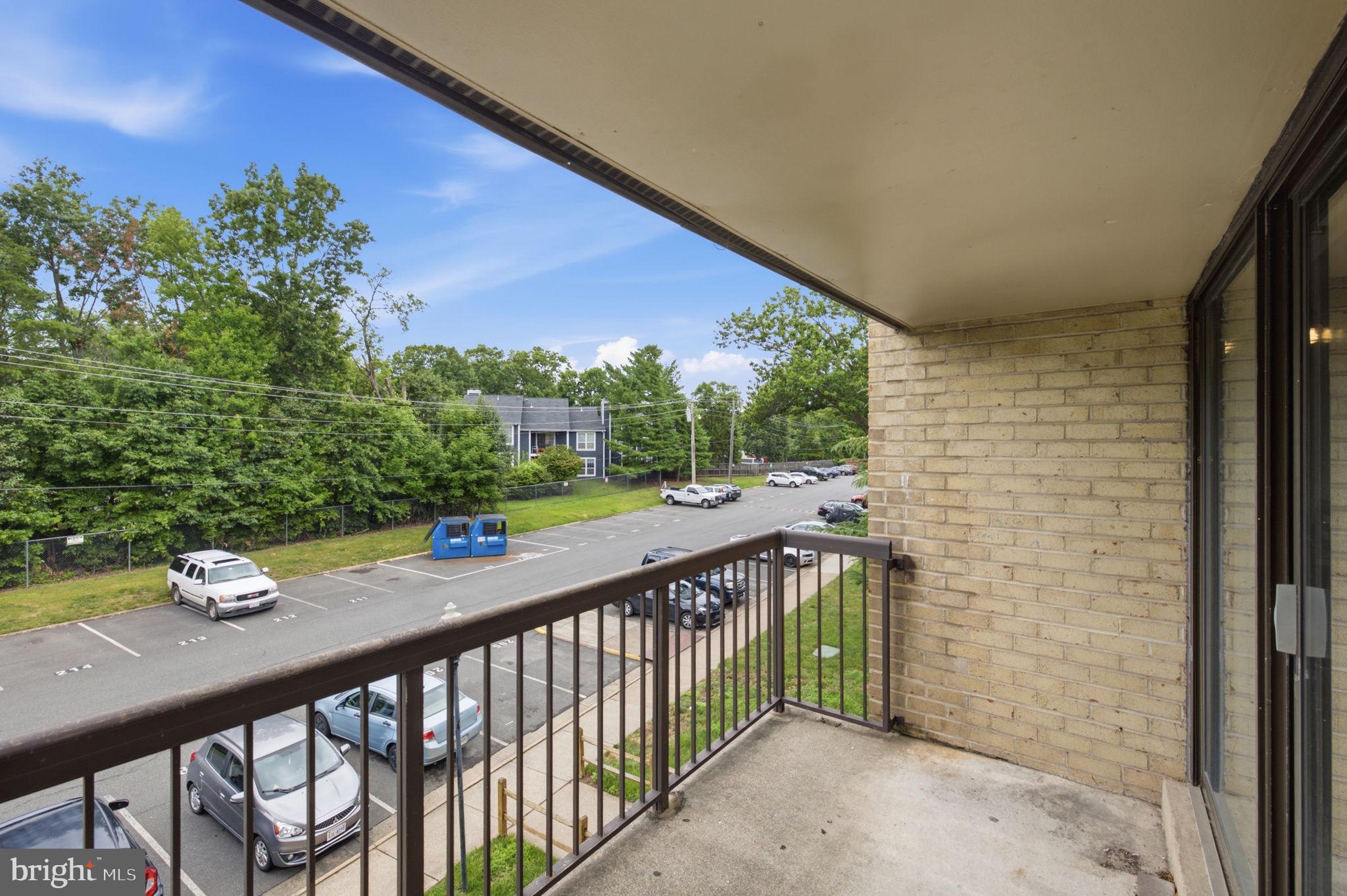 SUMMERTREE CONDO APTS - Residential