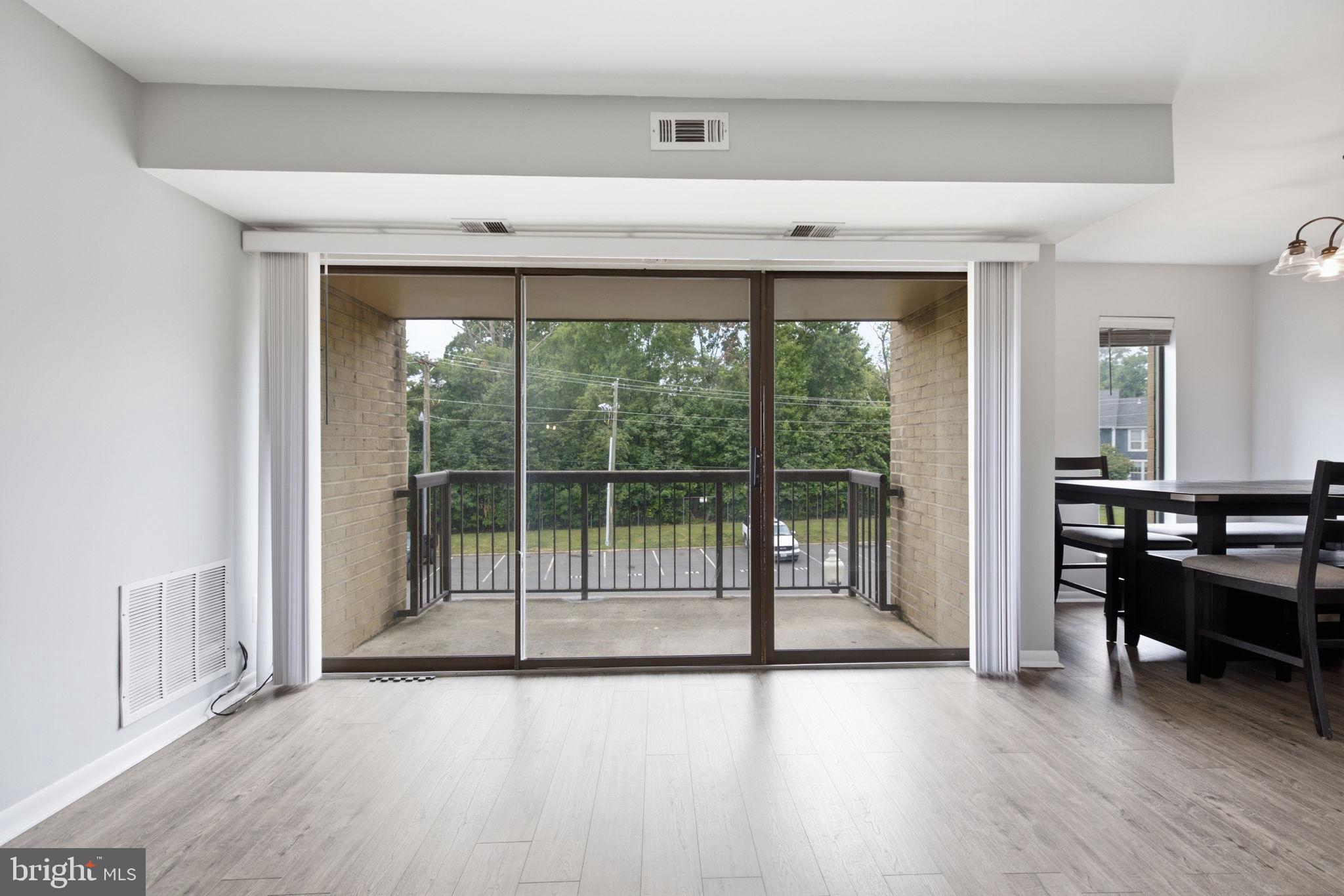 SUMMERTREE CONDO APTS - Residential