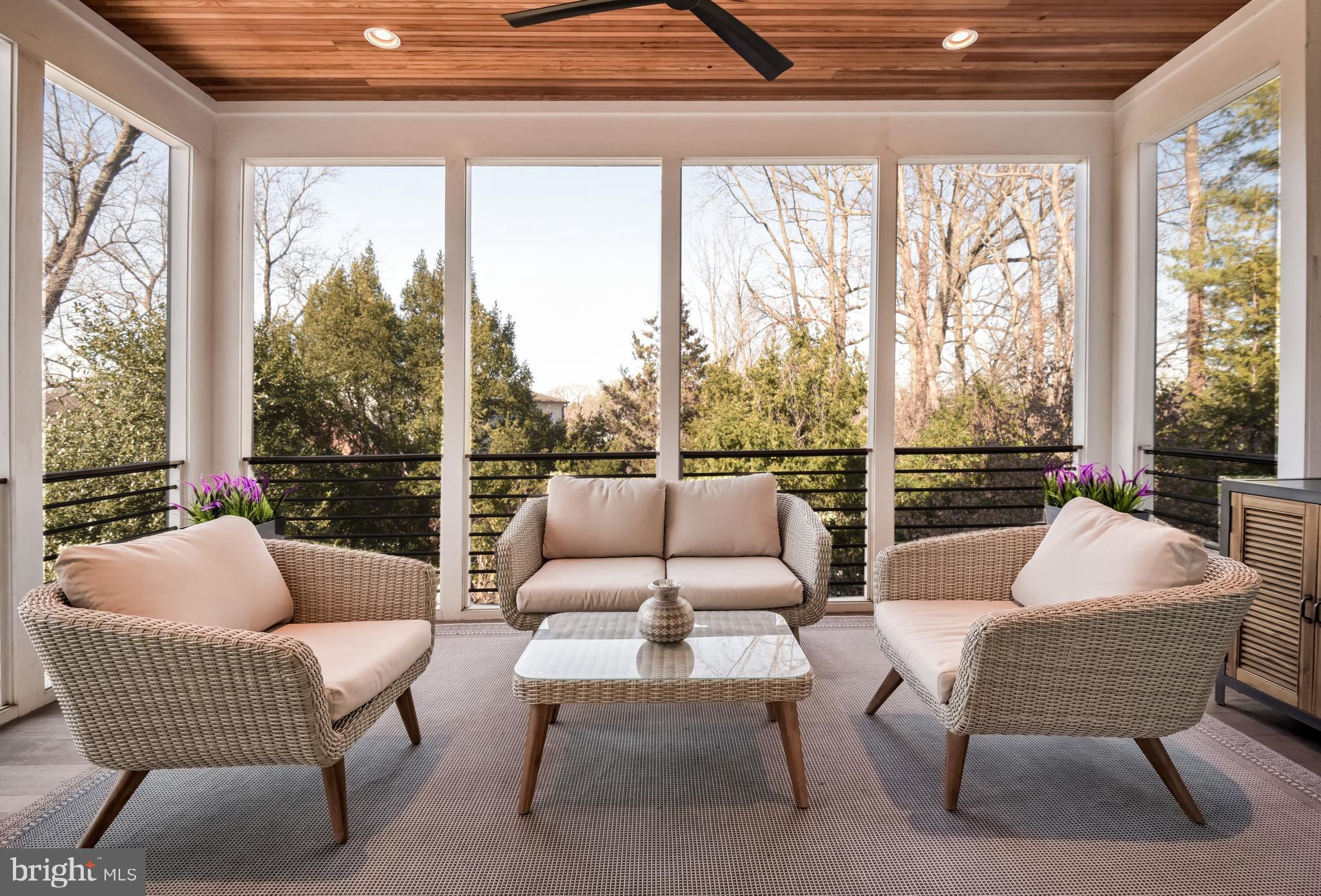 COUNTRY CLUB HILLS - Residential
