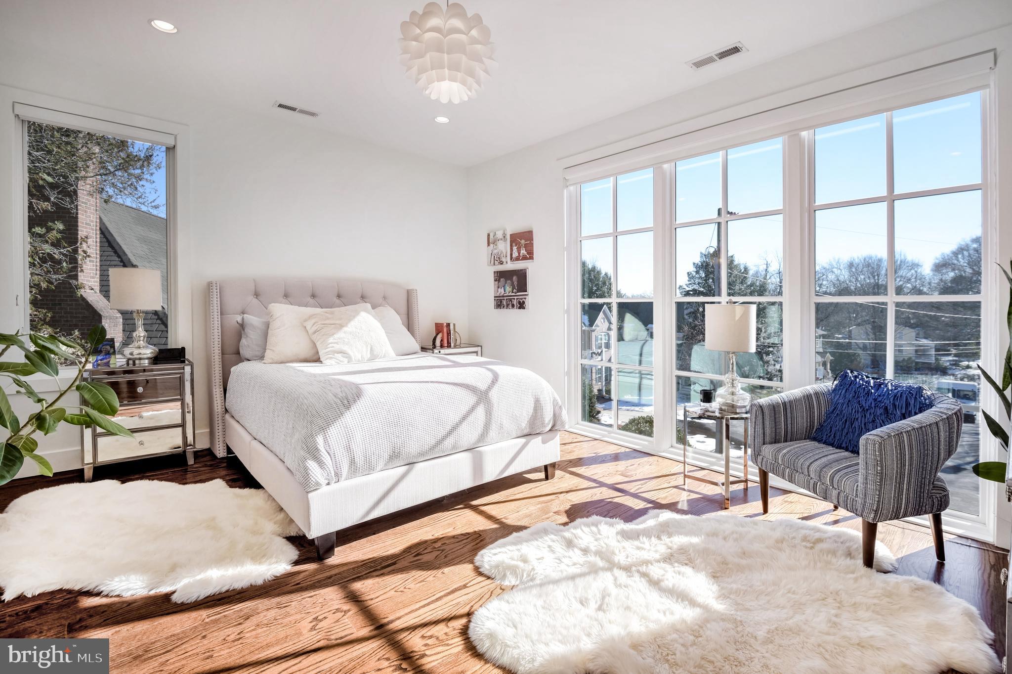 COUNTRY CLUB HILLS - Residential