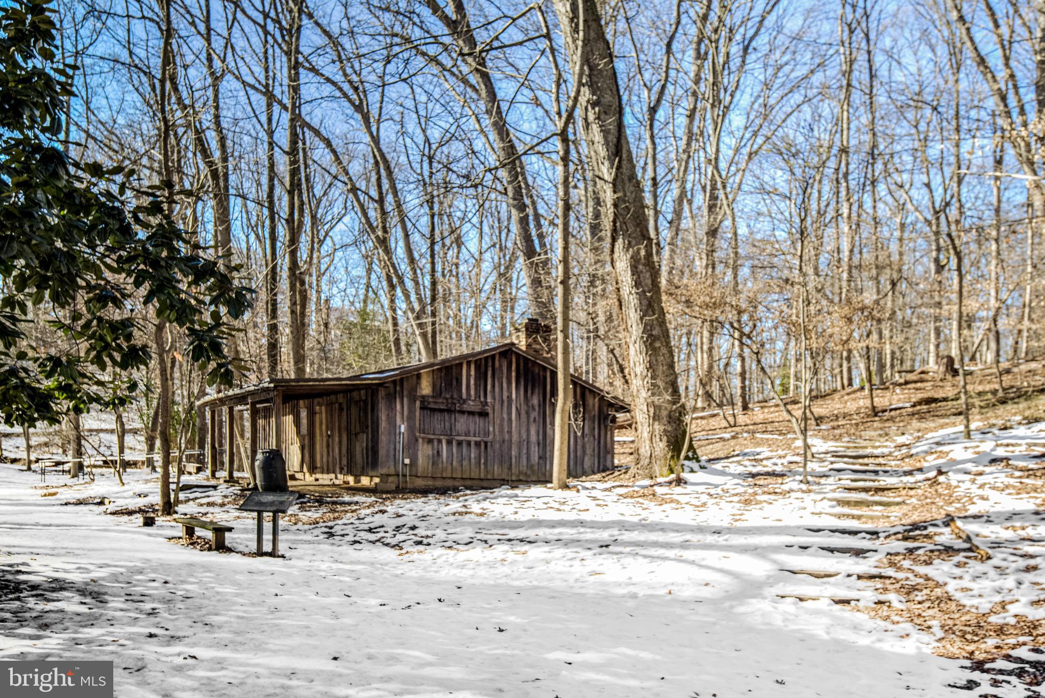 COUNTRY CLUB HILLS - Residential
