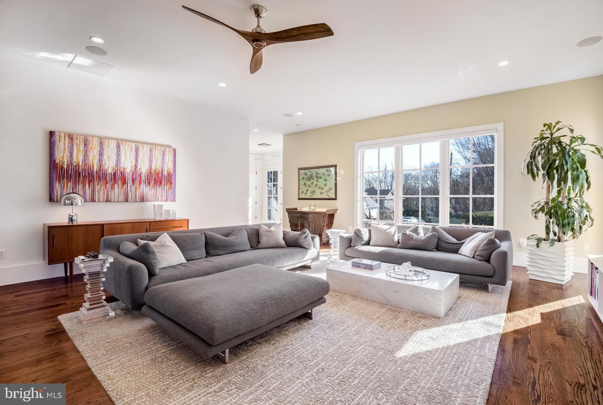 COUNTRY CLUB HILLS - Residential