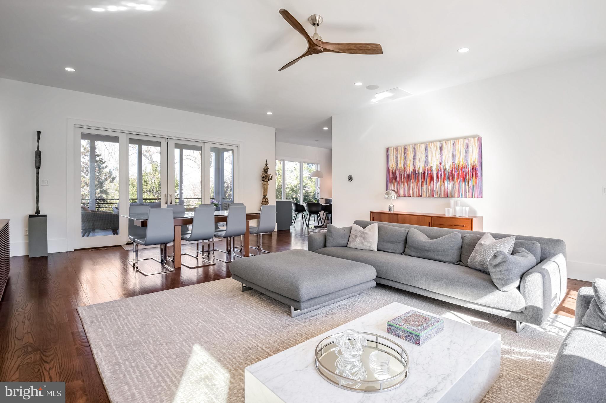 COUNTRY CLUB HILLS - Residential