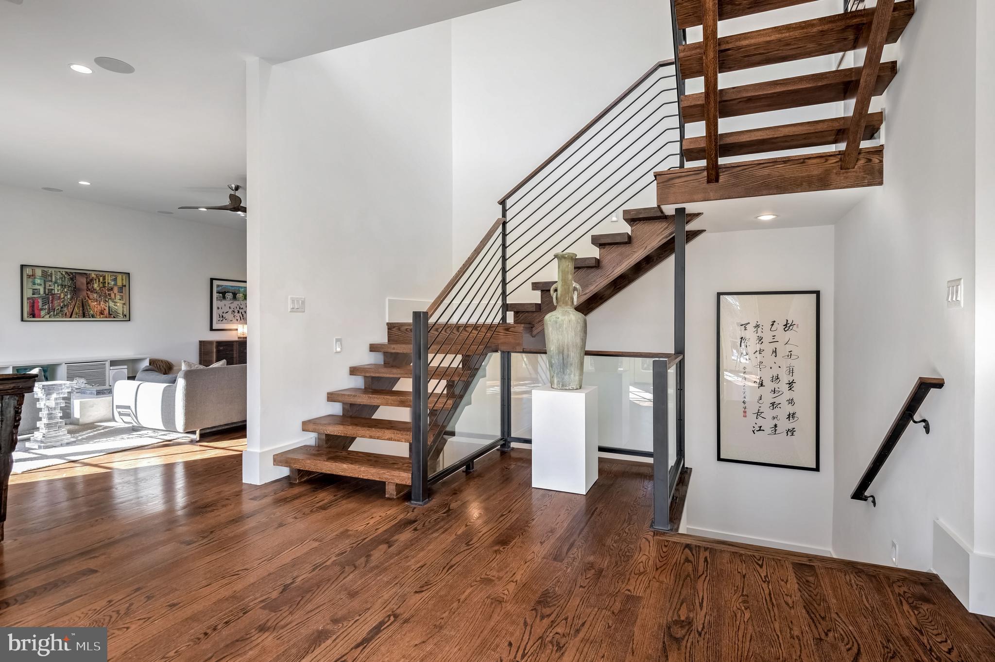 COUNTRY CLUB HILLS - Residential