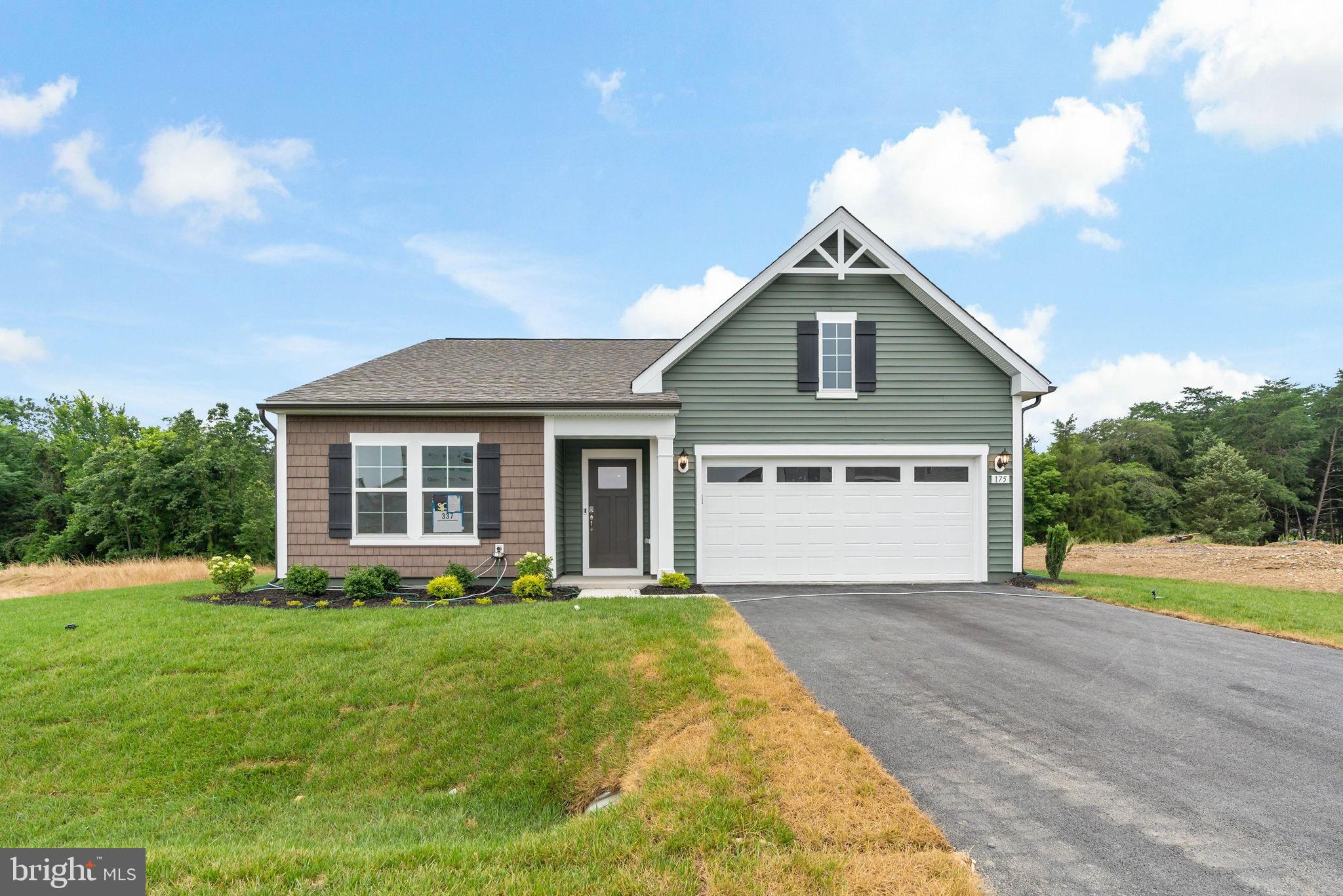 COMP listing - Edgewood with Den and 2 full bathrooms and 2 tone siding on exterior*Photos may not be of actual home. Photos may be of similar home/floorplan if home is under construction or if this is a base price listing.