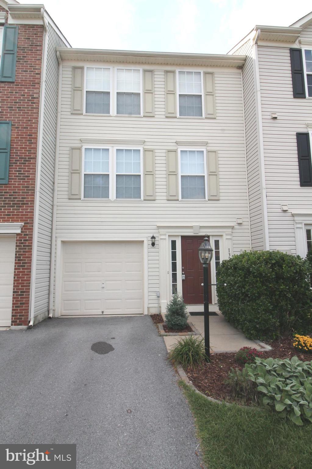 Beautiful 3 story garage town home in Fairfax Crossing.  Offering a fresh coat of paint, BRAND NEW CARPET THROUGHOUT and spacious layout, you will need to see it to believe it! Close proximity to community features and overflow parking and great commuter location.  20 minutes to I81 and 30 minutes to Leesburg or Winchester.