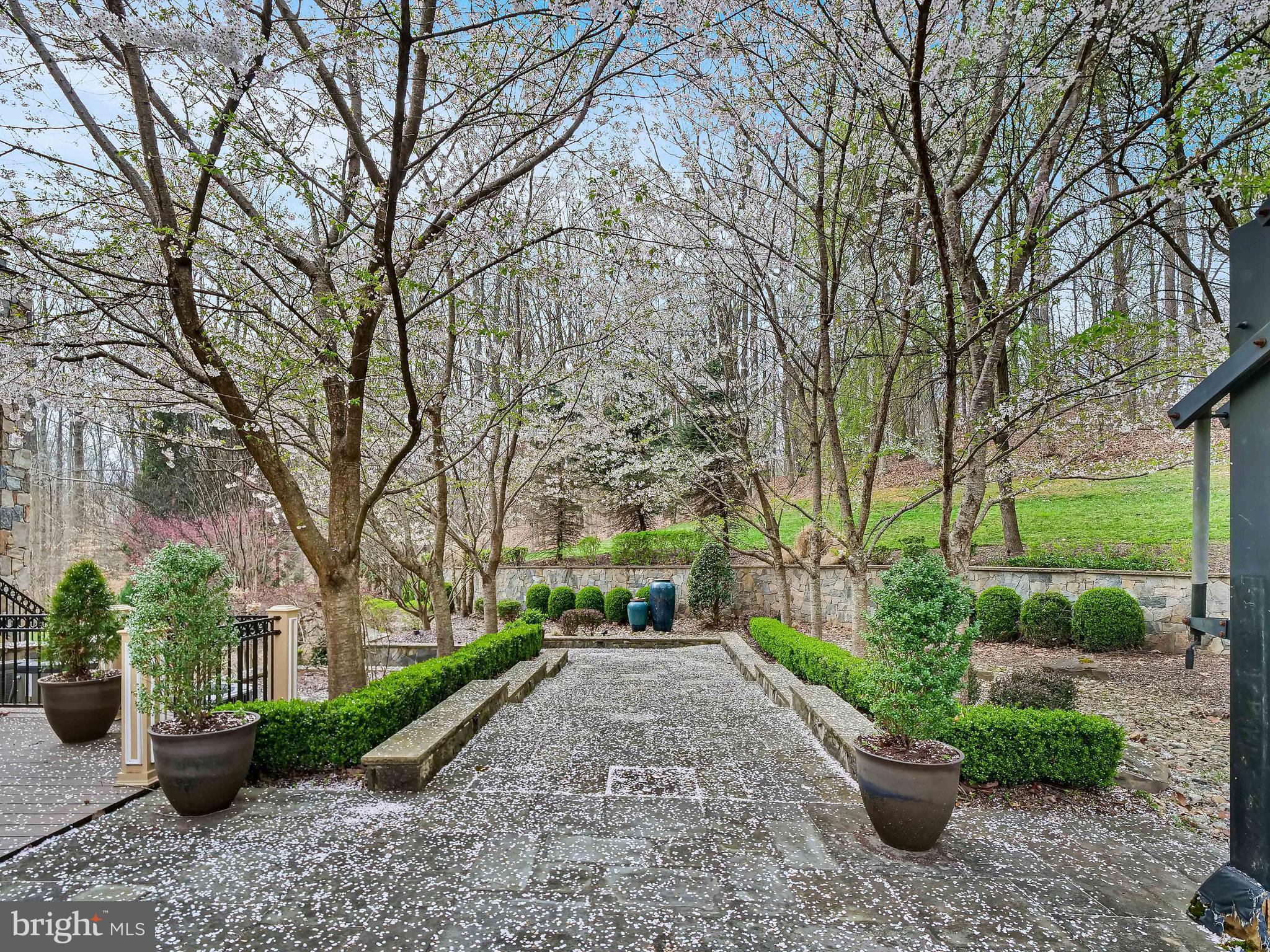 PLANTATION HILLS - Residential