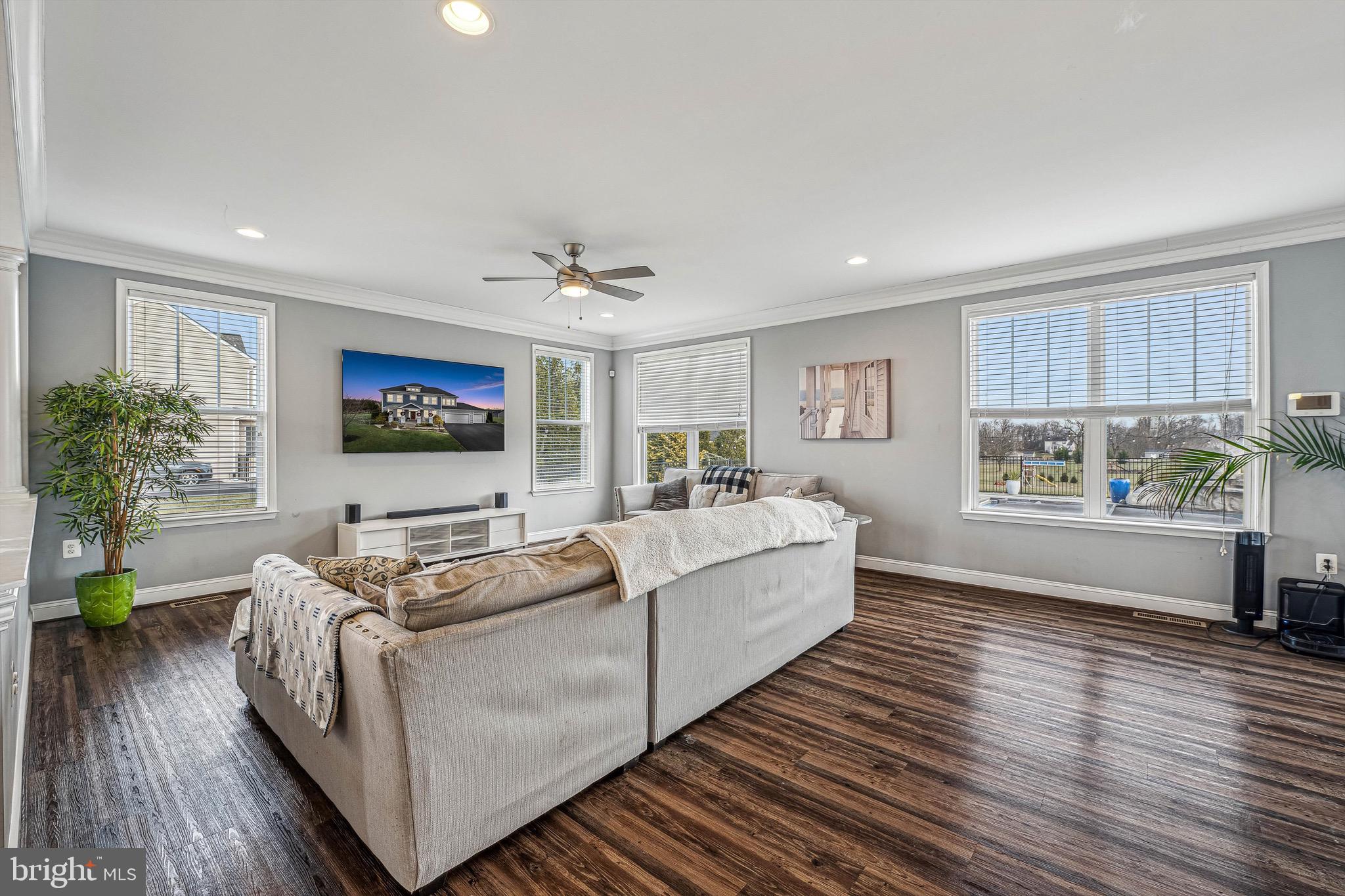 WILLOW RIDGE - Residential