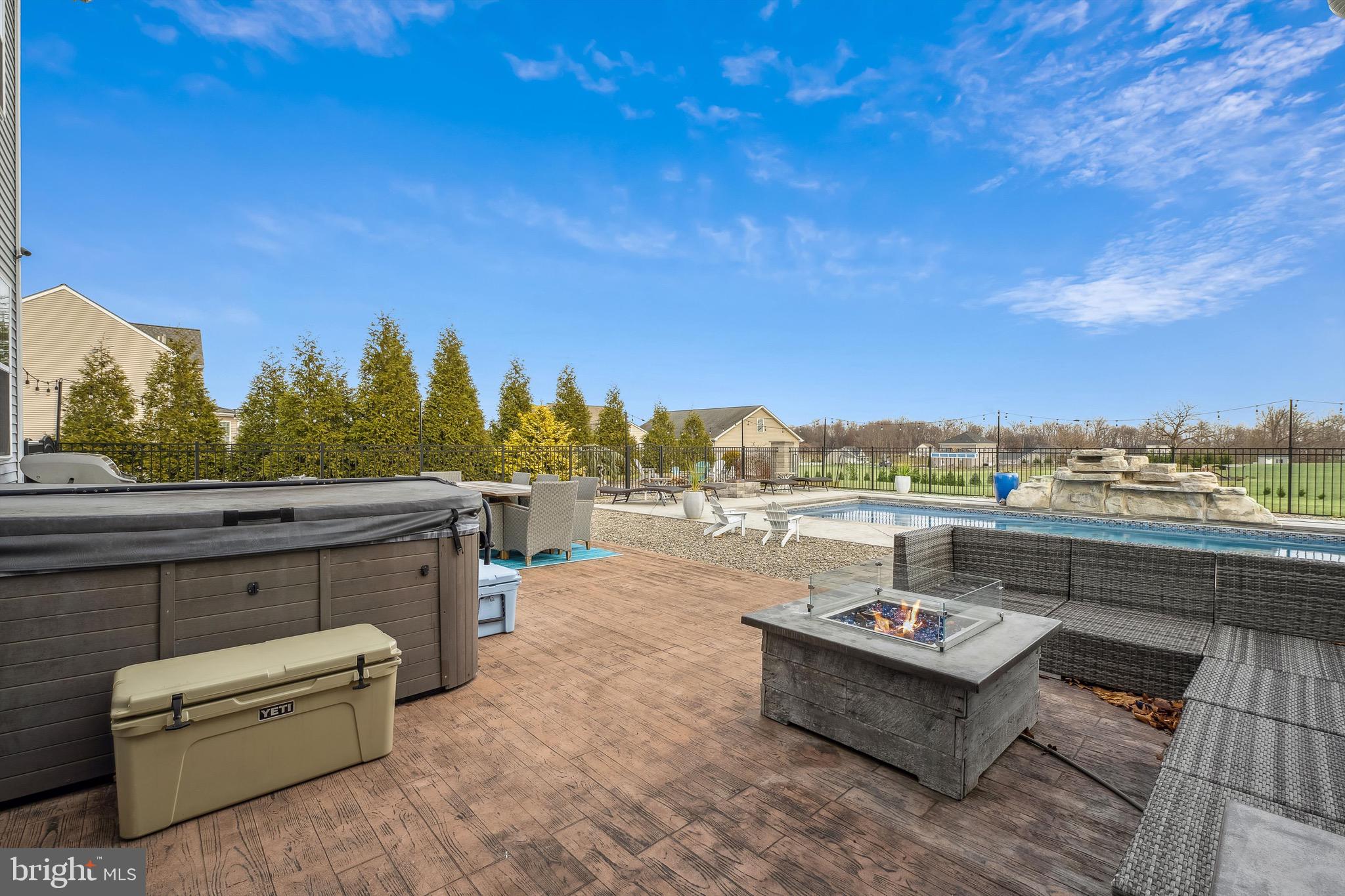 WILLOW RIDGE - Residential
