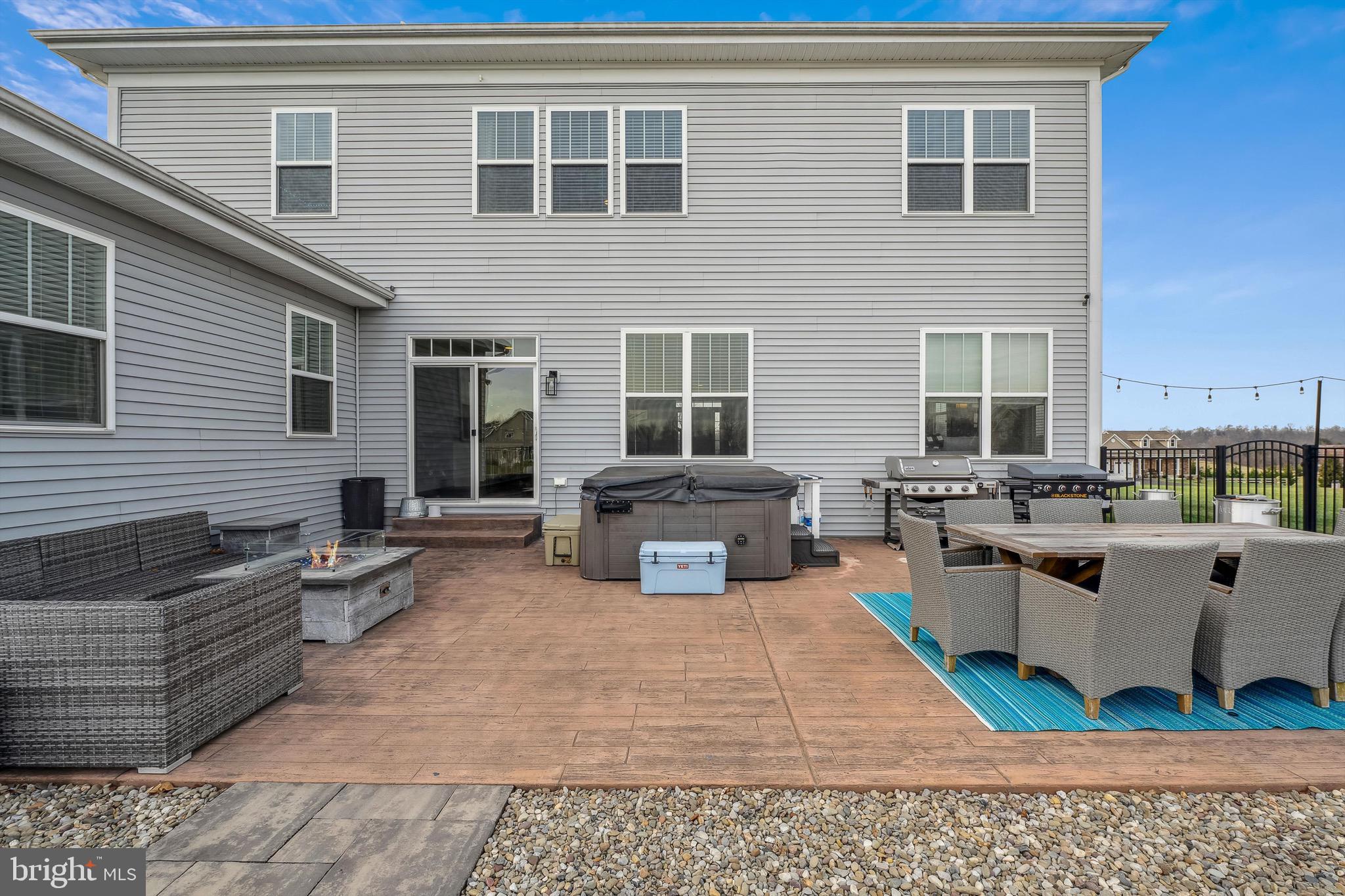 WILLOW RIDGE - Residential