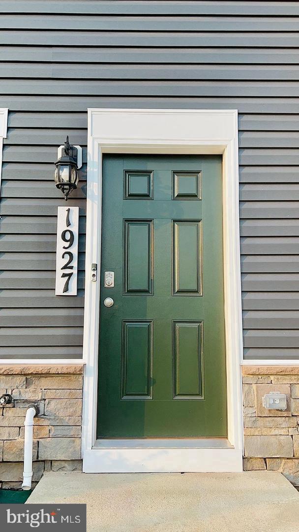 TUSCARORA CREEK - Residential Lease