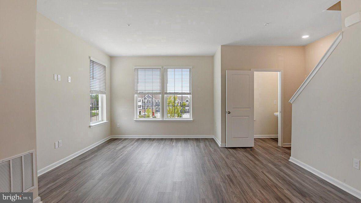 TUSCARORA CREEK - Residential Lease