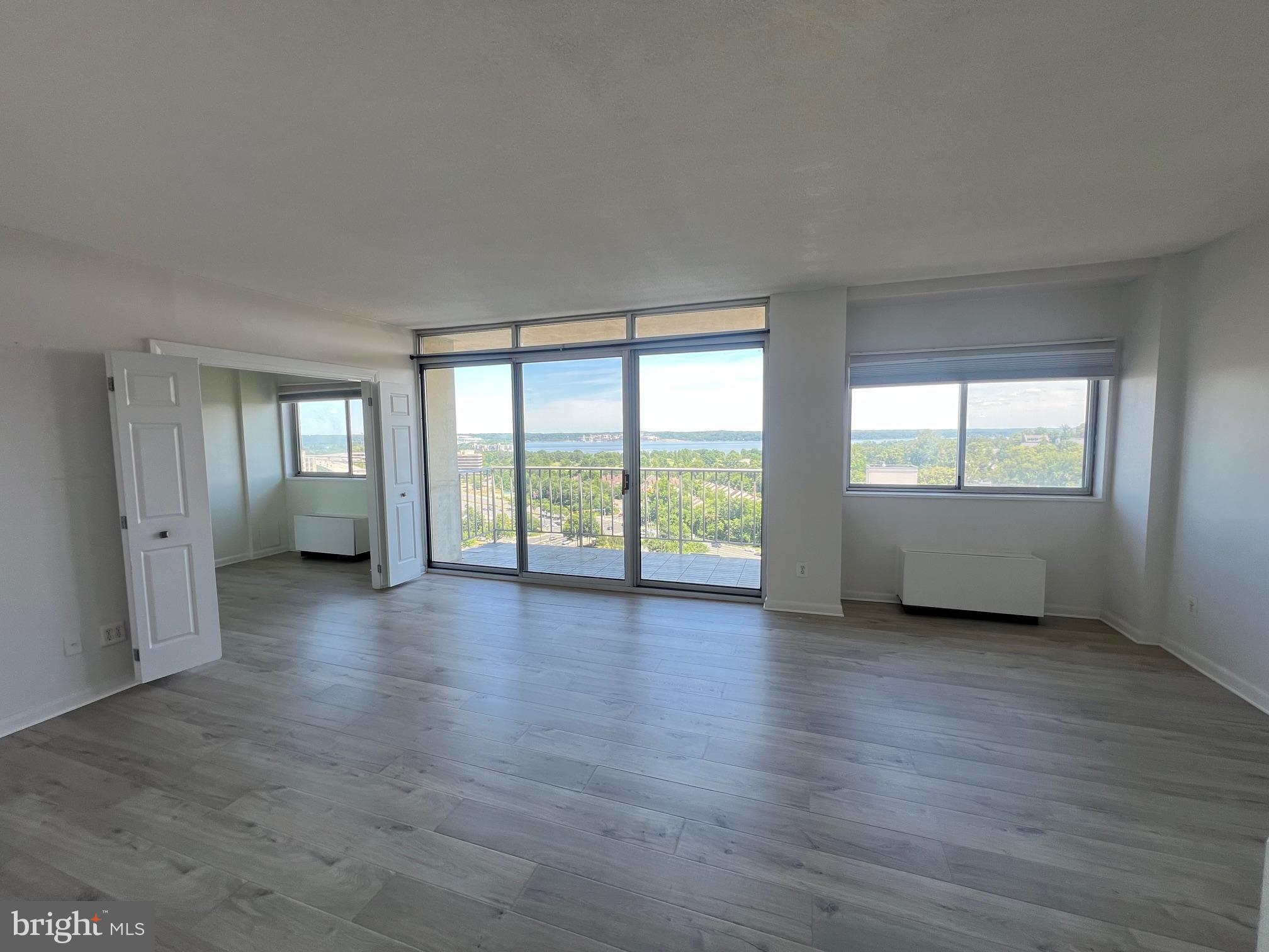 **NEW PRICE**  
PANORAMIC Potomac River View !! Walk to METRO!!This spacious 673 square foot JR 1 bedroom on the 16th floor faces east to catch the morning sun and enjoy the expansive river view from every room. It offers a large balcony off of the Living Room and the kitchen has been updated in recent years with maple cabinets & stainless appliances are on order. Bath has been redesigned with porcelain floor and tub surround and updated vanity**New improvements include an updated electrical panel** Other features include Thermopane windows and sliding glass door, six panel doors and double closets in both the foyer and bedroom. Hunting Creek Club is a condo community conveniently located just five blocks from the Huntington Metro station with easy access to Rt 1, 495, Old Town Alexandria and National Airport. Near the foot of the Woodrow Wilson Bridge and just across the river from National Harbor and MGM, this location is also within a reasonable commute to the Pentagon, Ft. Myer, Bolling AFB and Ft. Belvoir. It is also just a quick bike ride over to the Potomac River waterfront and the GW Parkway bike trail. HCC offers a 24-hour front desk, pool, tennis, parking and a laundry room on each floor, all behind a gated entry.**